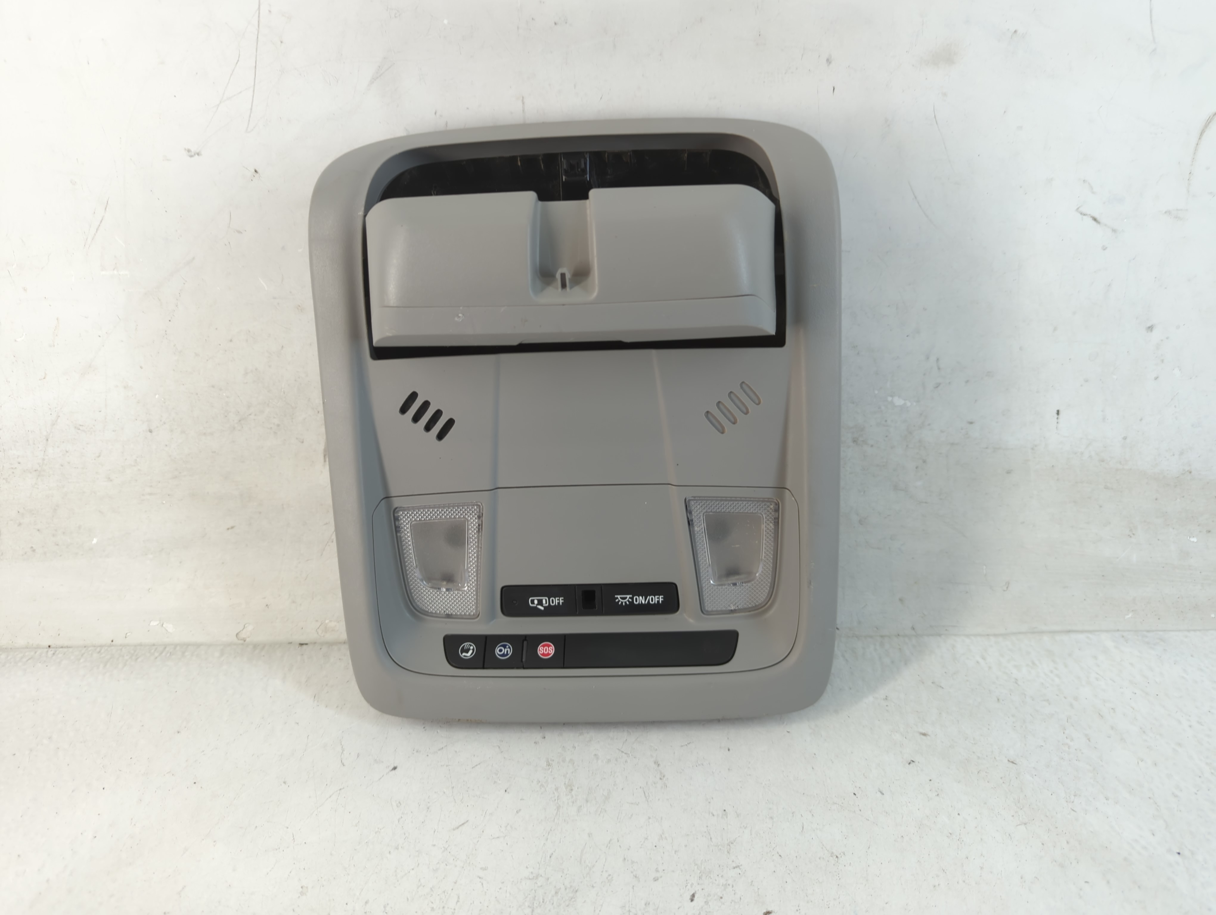 2019 Chevrolet Equinox Overhead Roof Console 839078 - Oemusedautoparts1.com