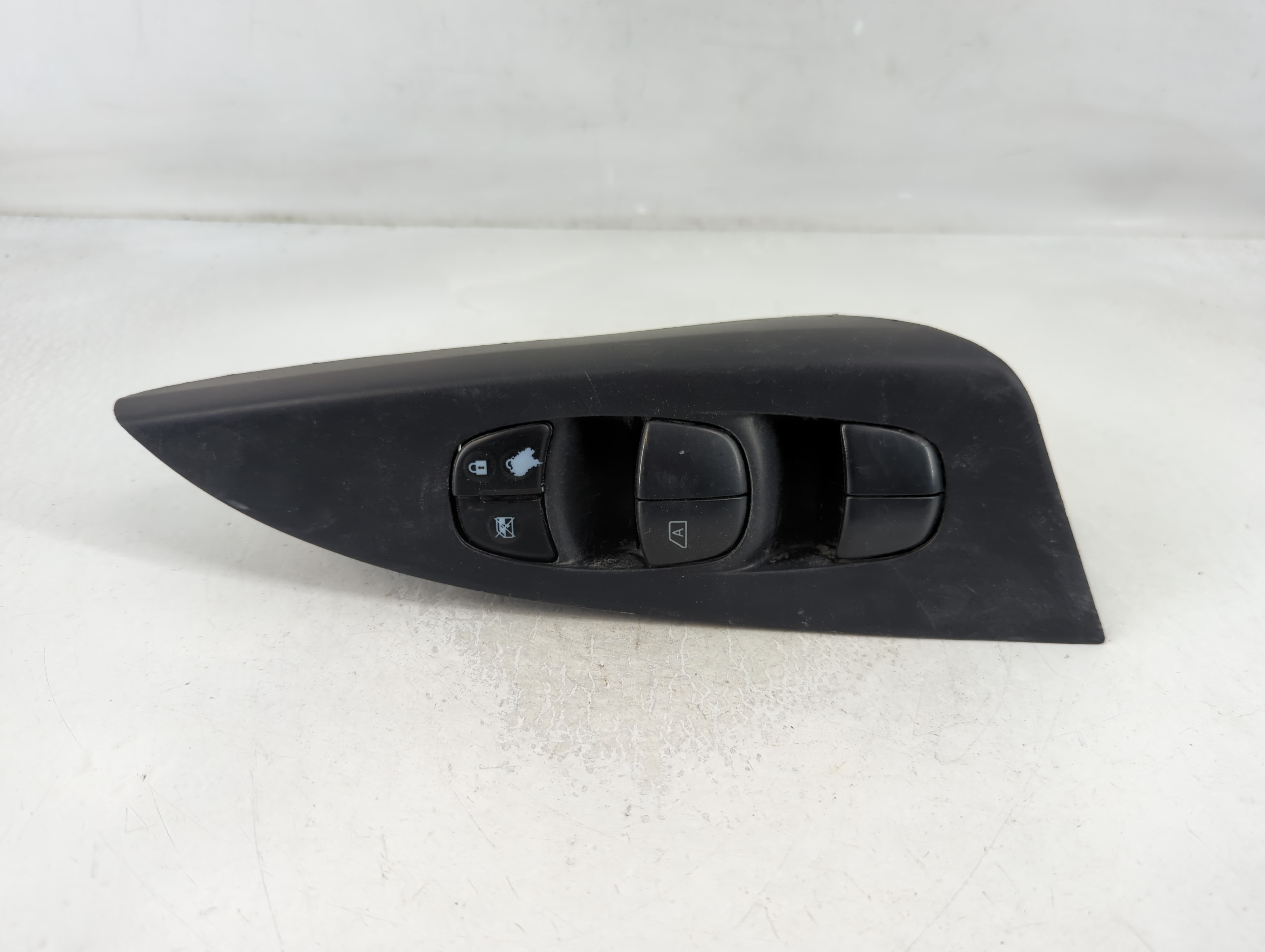 2013-2019 Nissan Sentra Driver Left Door Master Power Window Switch 839086 - Oemusedautoparts1.com