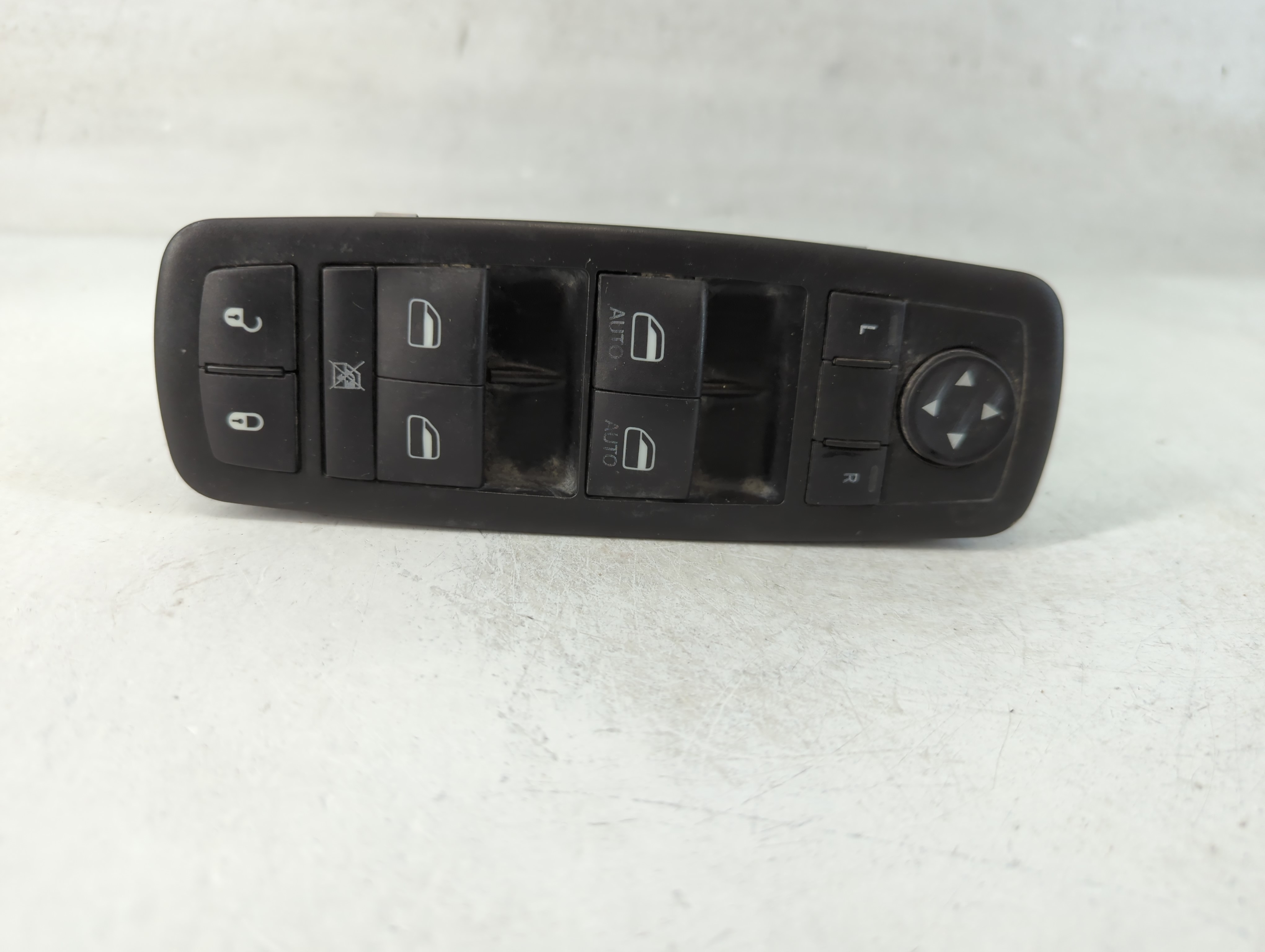 Picture of Dodge Caravan Driver Left Door Master Power Window Switch 68110866aa 839099