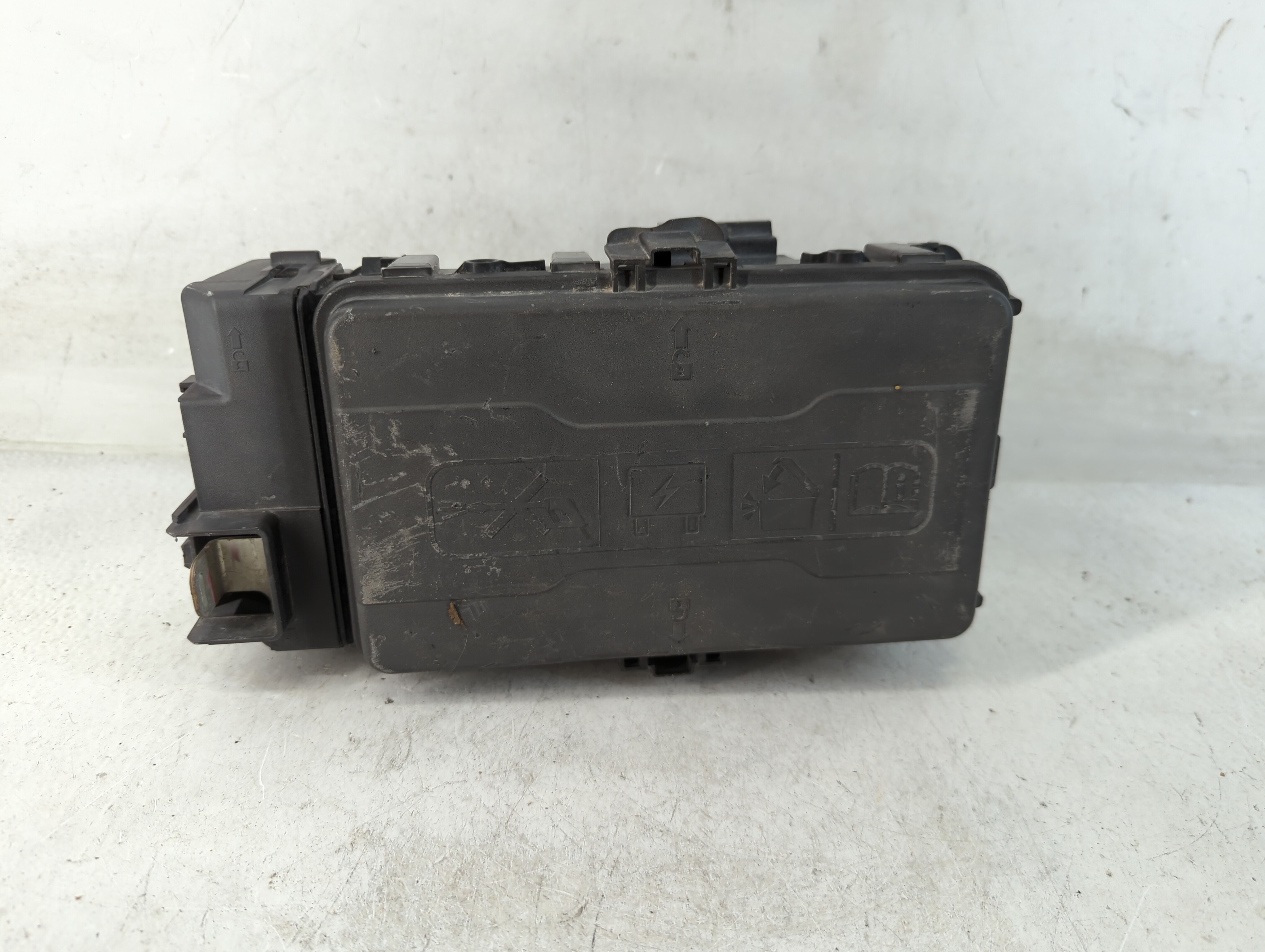 2019-2019 Chevrolet Malibu Fusebox Fuse Box Relay Module 84533822_01 839212 - Oemusedautoparts1.com