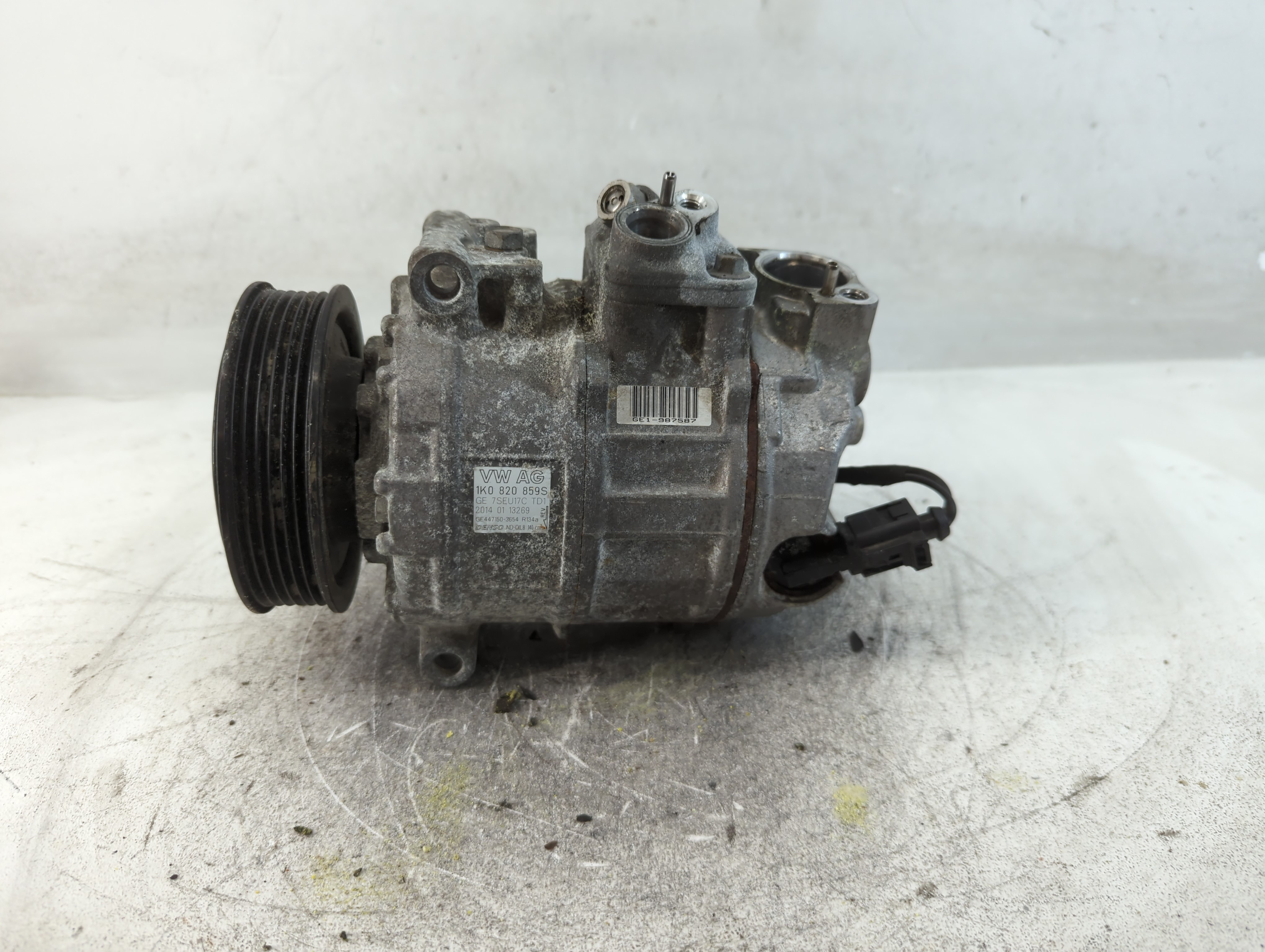Picture of 2013-2015 Volkswagen Beetle Air Conditioning A/c Ac Compressor Oem 839703