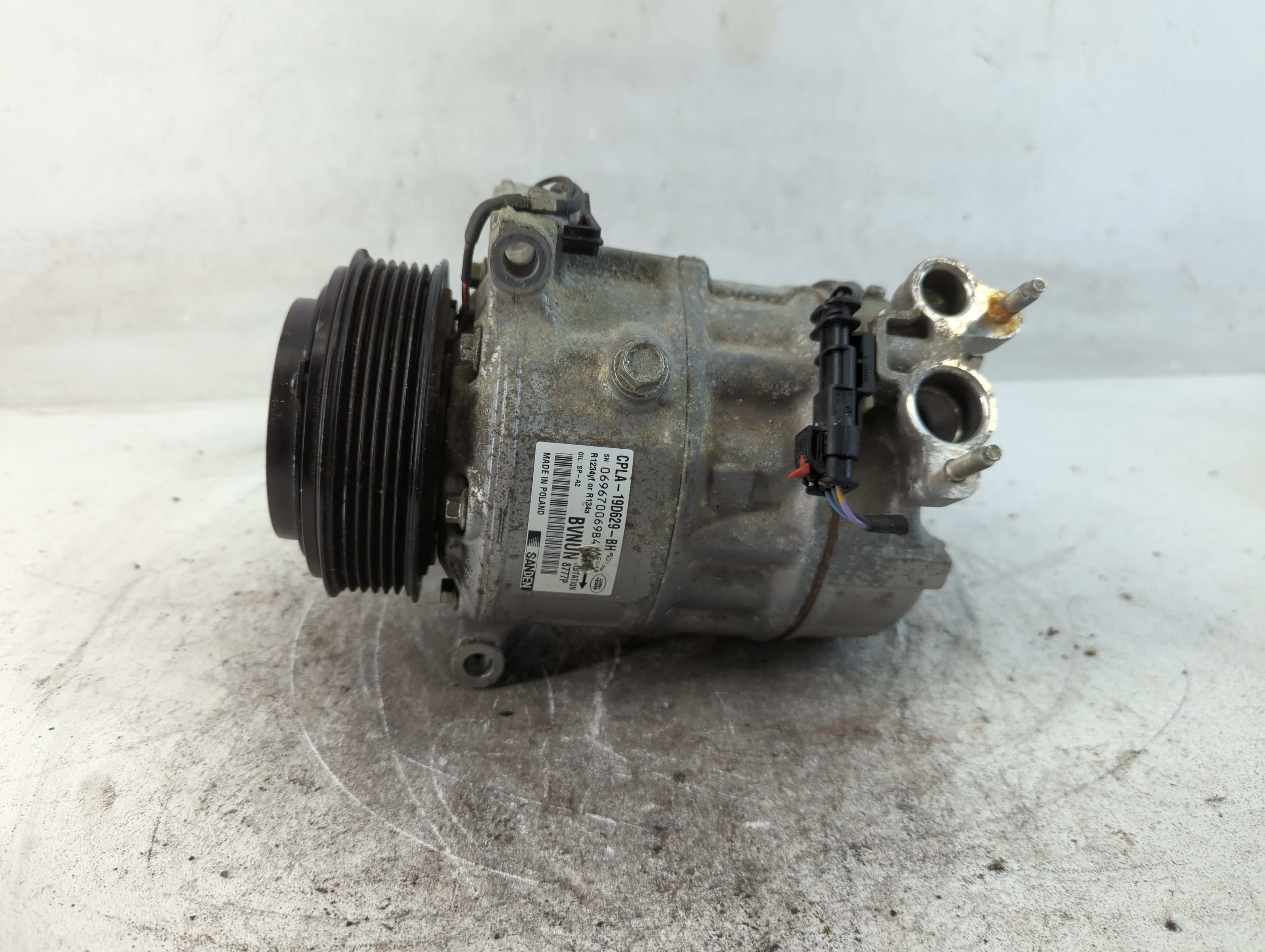 Picture of 2017-2020 Jaguar F-pace Air Conditioning A/c Ac Compressor Oem 839749