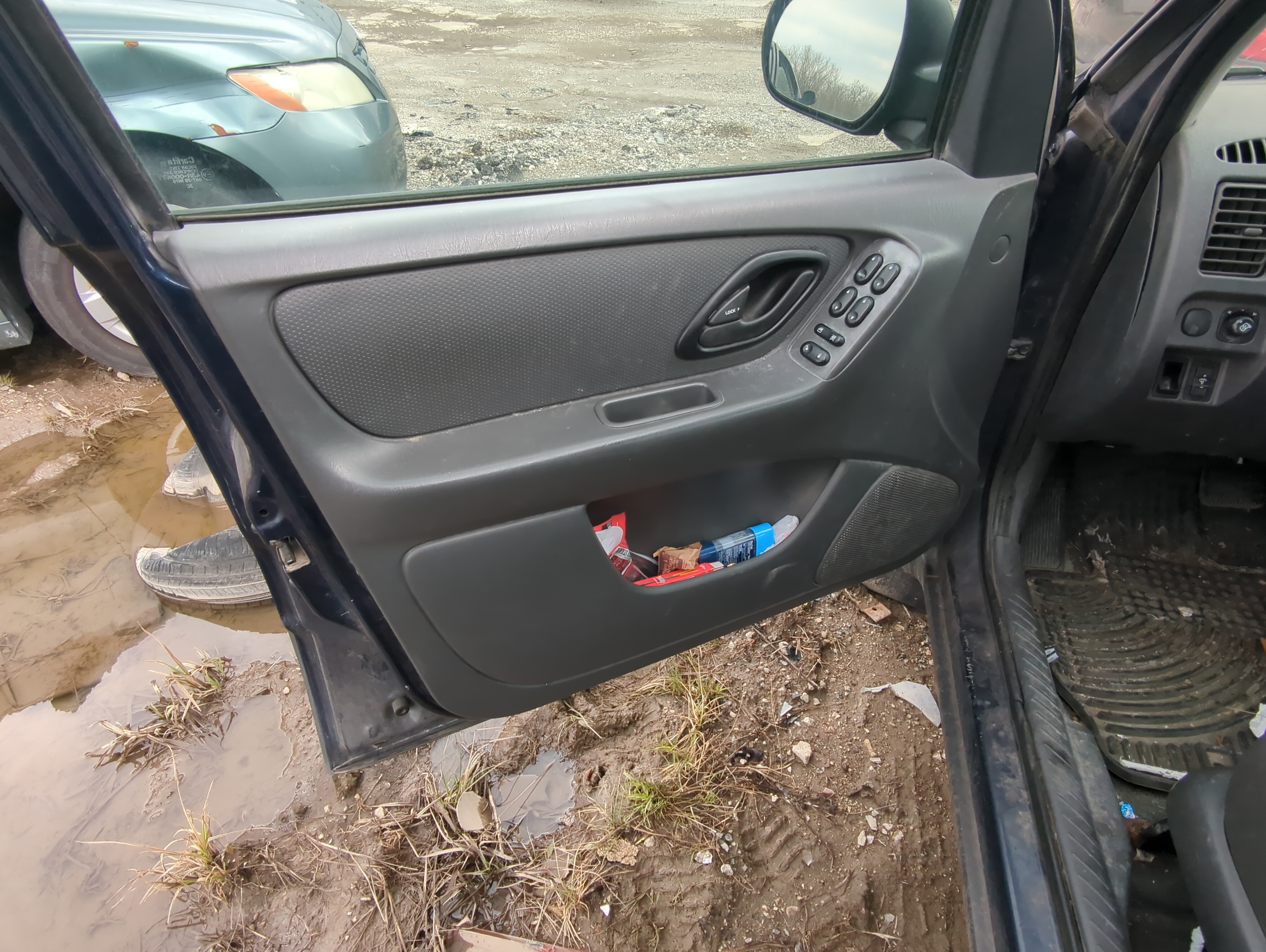 Picture of 2003 Ford Escape Front Left Driver Interior Door Panel Trim 840104
