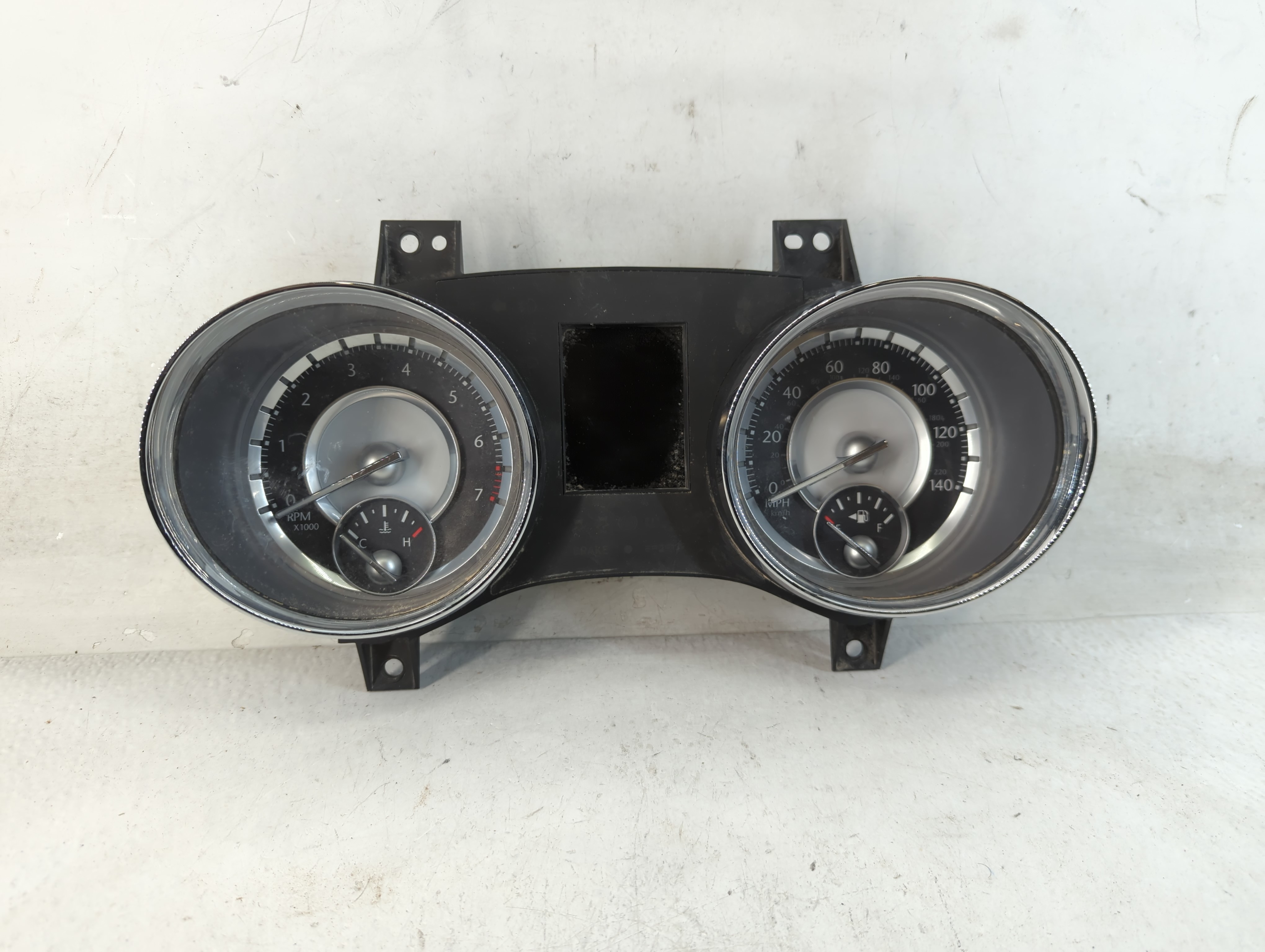 2013-2013 Chrysler 300 Speedometer Instrument Cluster Gauges P05091739ac 840235 - Oemusedautoparts1.com