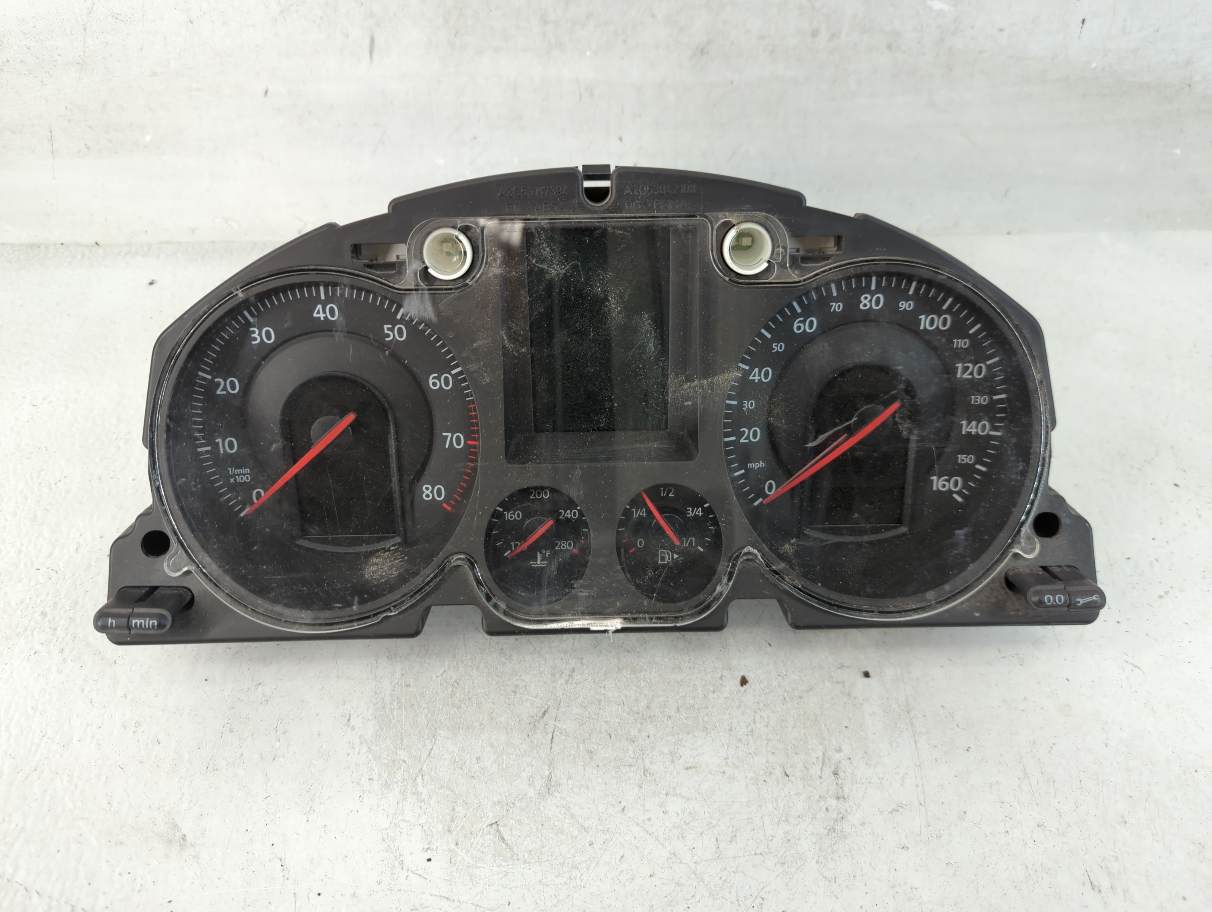 2009-2009 Volkswagen Passat Speedometer Instrument Cluster Gauges 840340 - Oemusedautoparts1.com