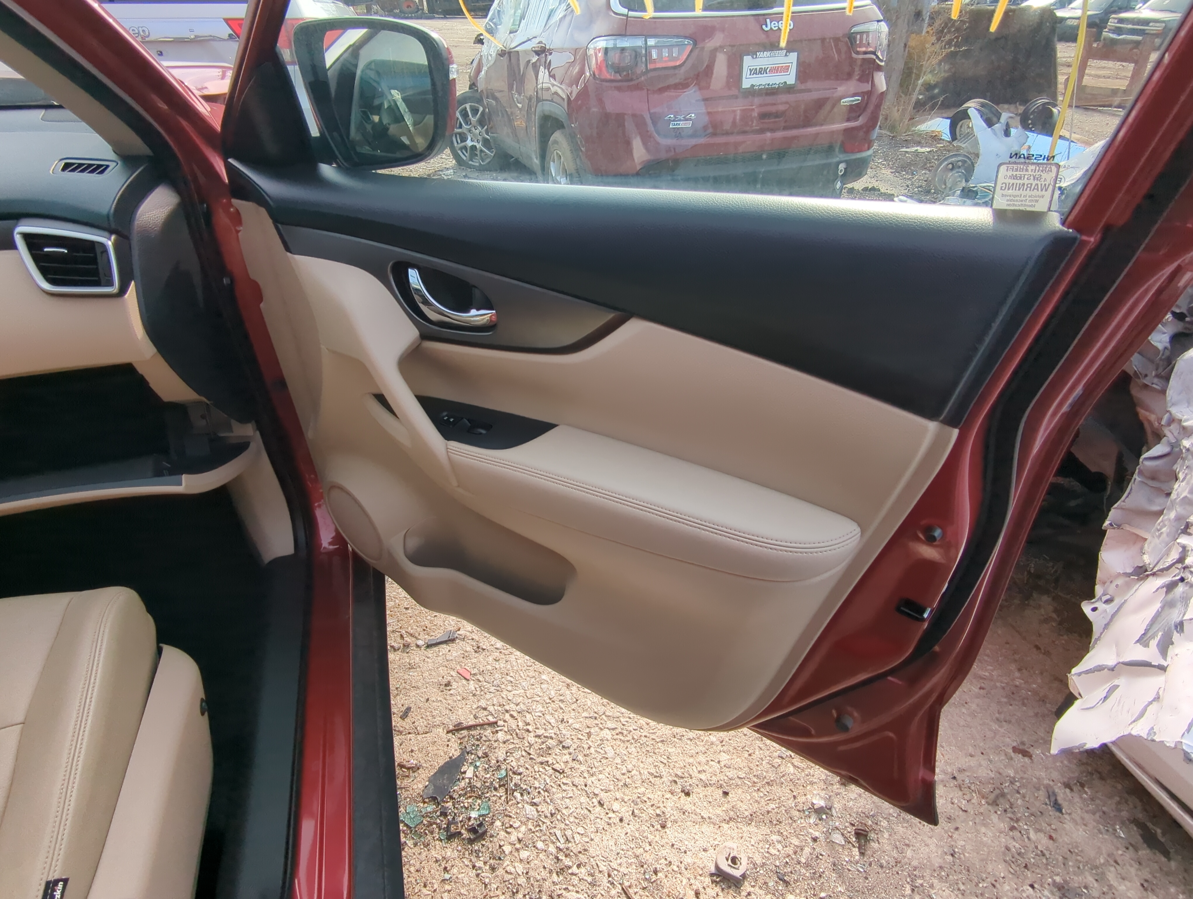 Picture of 2016 Nissan Rogue Front Right Passenger Interior Door Panel Trim 840986