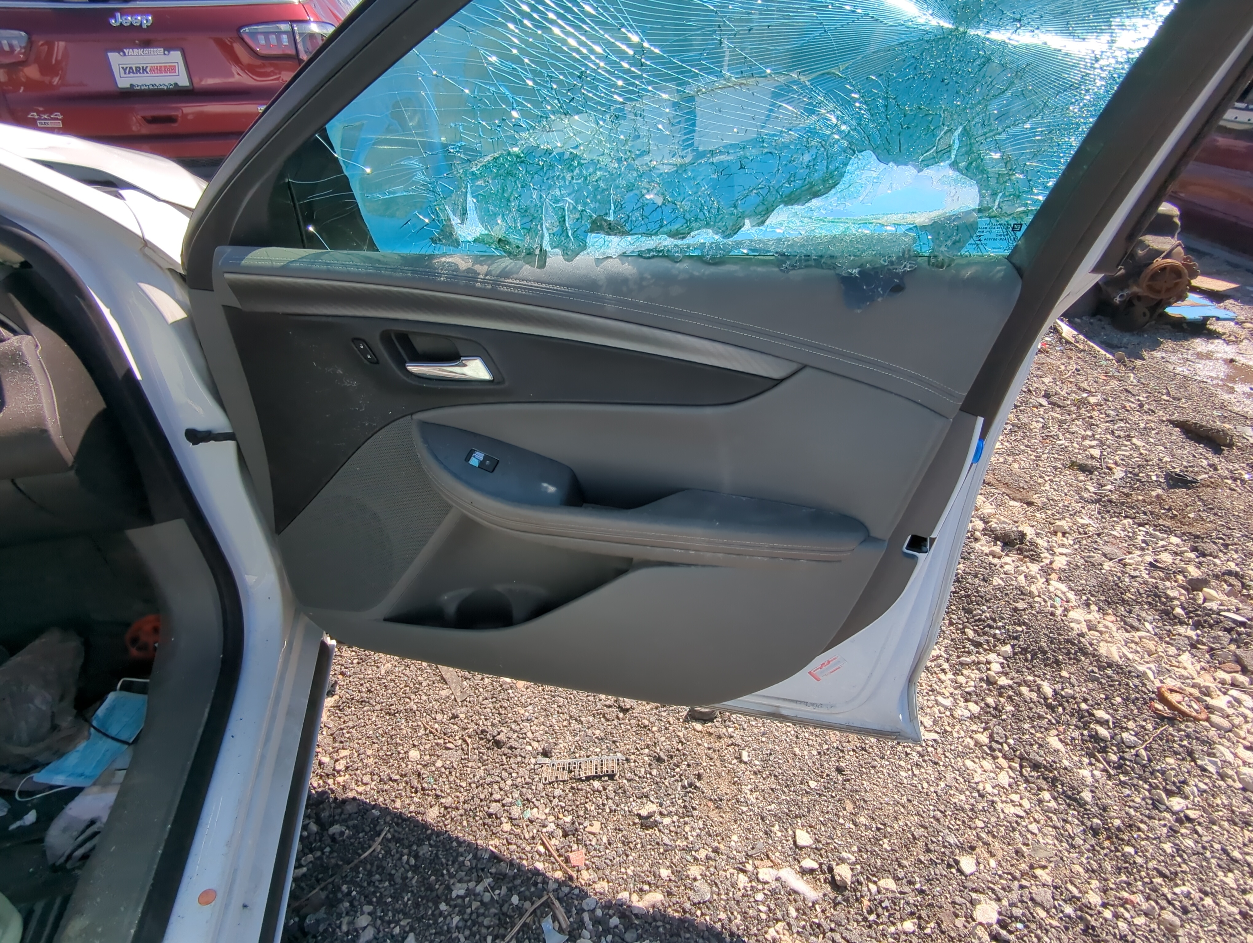 Picture of 2014 Chevrolet Impala Front Right Passenger Interior Door Panel Trim 841143
