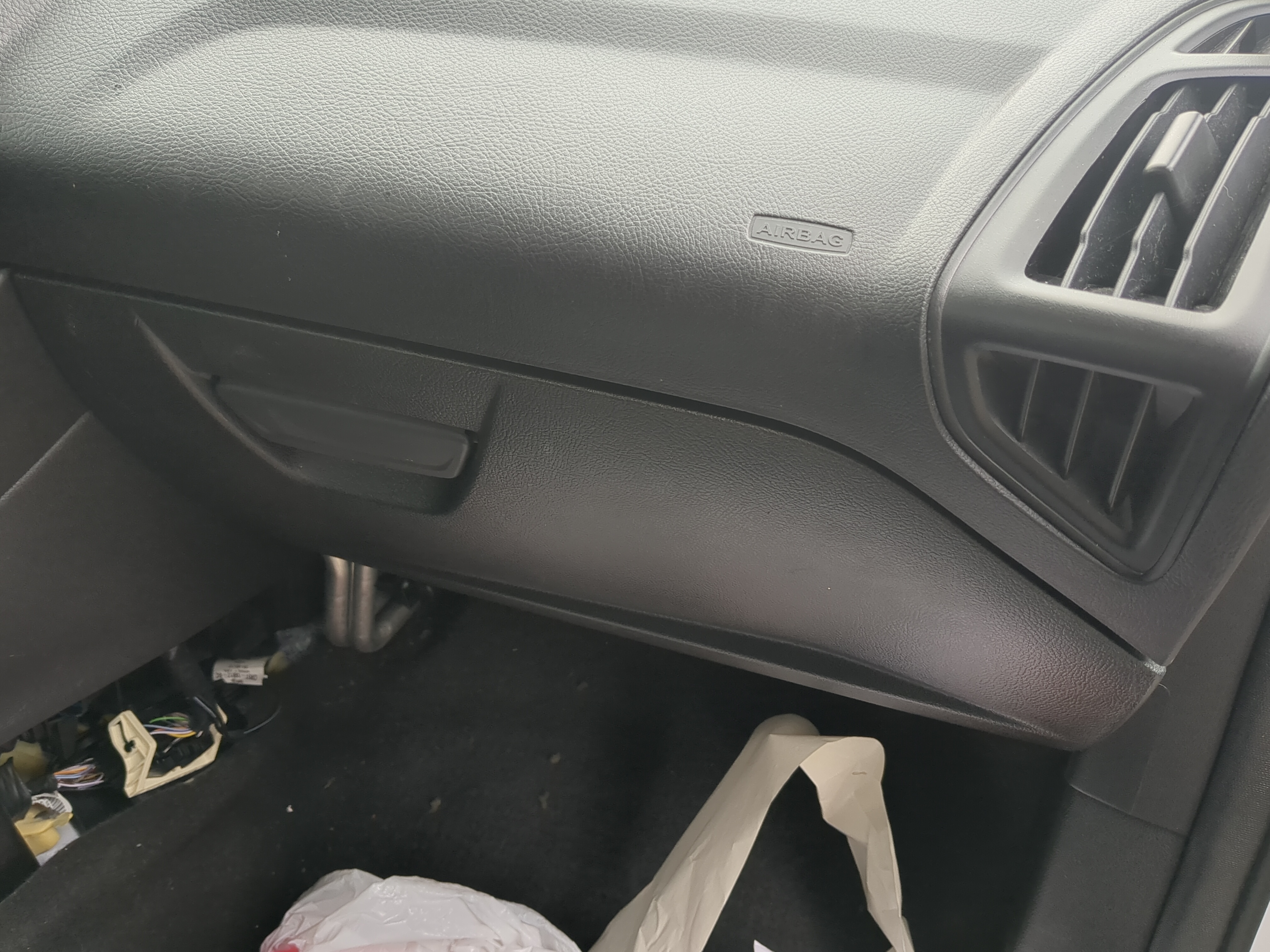 2018 Ford Focus Passenger Glove Box Door Storage Compartment 841472 - Oemusedautoparts1.com
