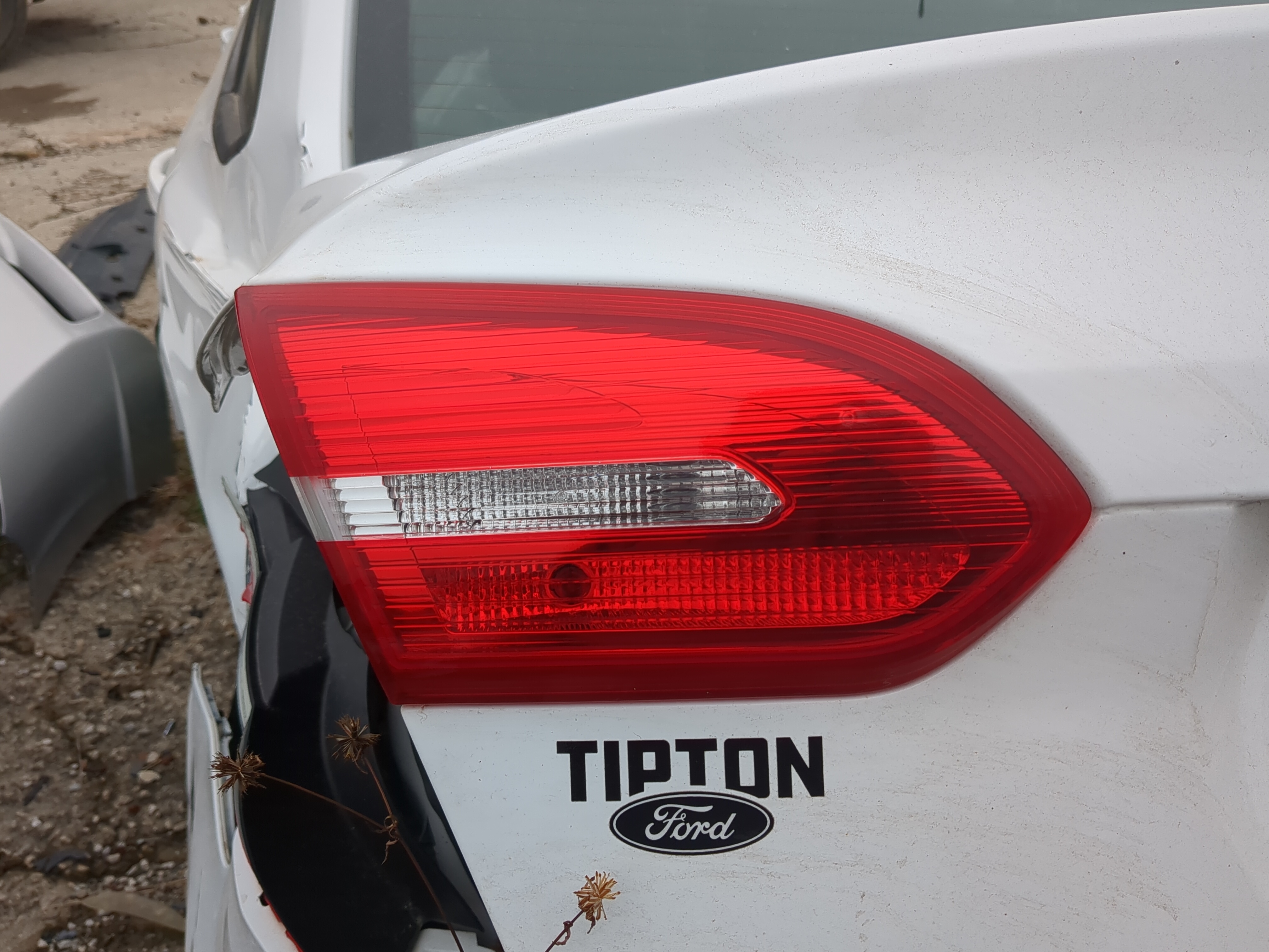 2015 Ford Focus Driver Left Side Tail Light Taillight Deck Lid Mounted 841507 - Oemusedautoparts1.com