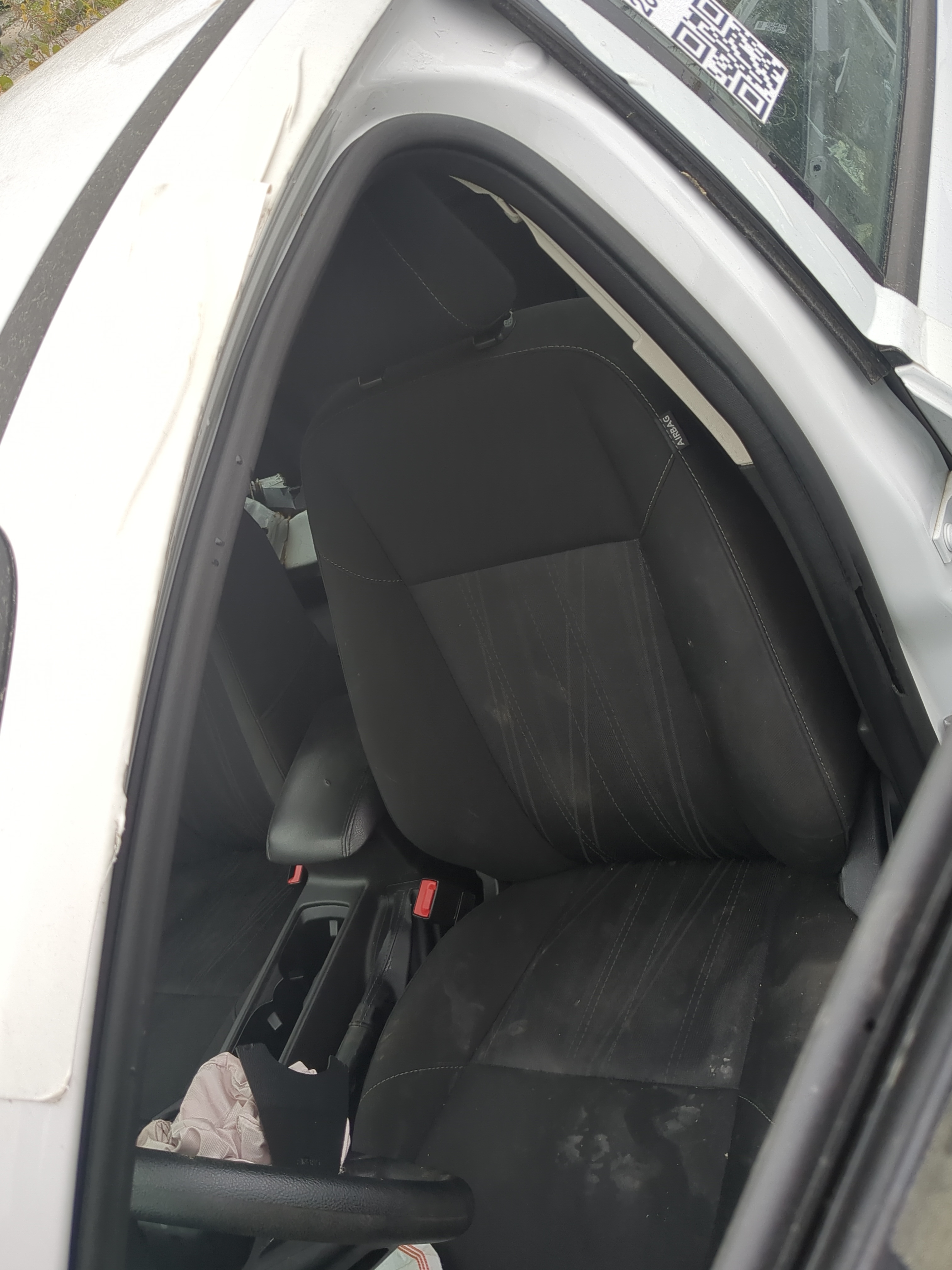 2015-2018 Ford Focus Driver Front Seat Oem 841513 - Oemusedautoparts1.com