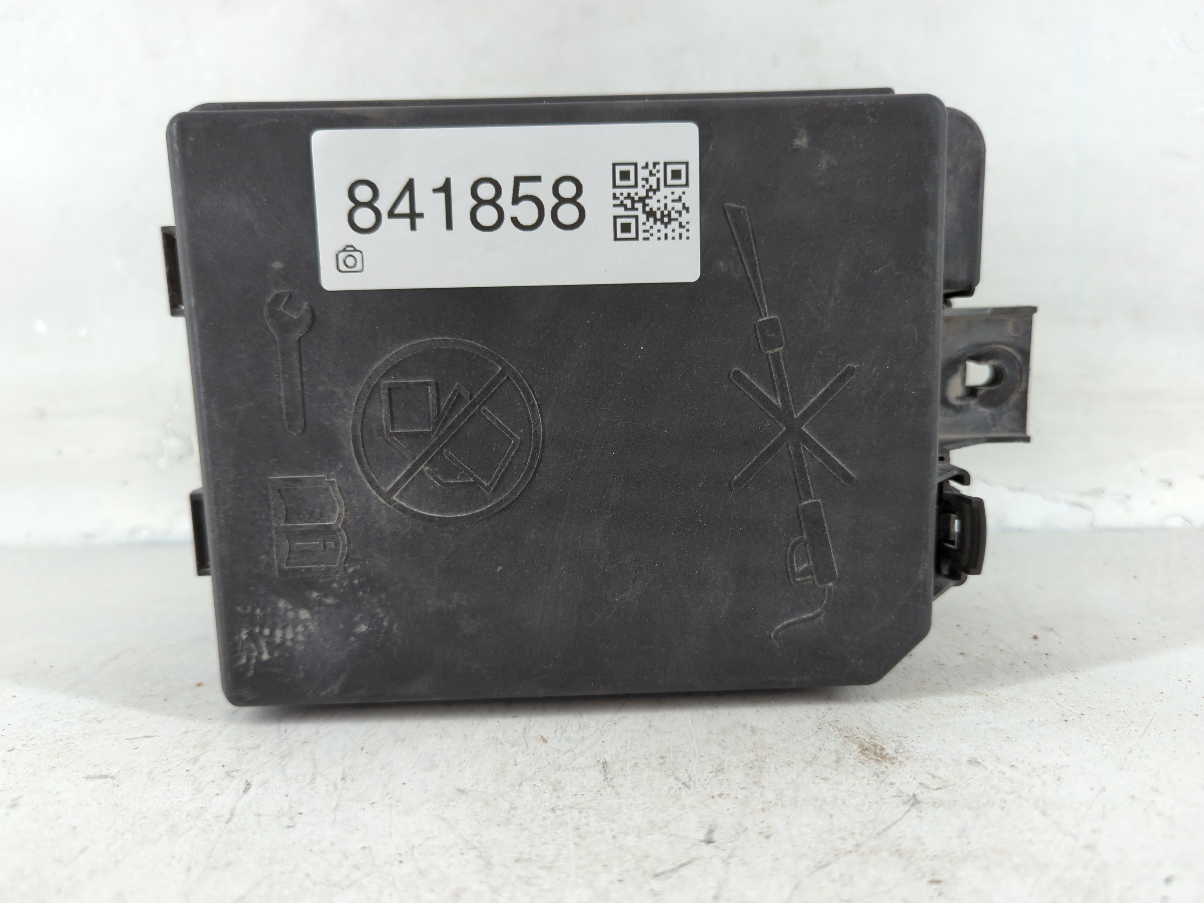 2017-2017 Buick Encore Fusebox Fuse Box Relay Module 42397194 Cbt 841858 - Oemusedautoparts1.com
