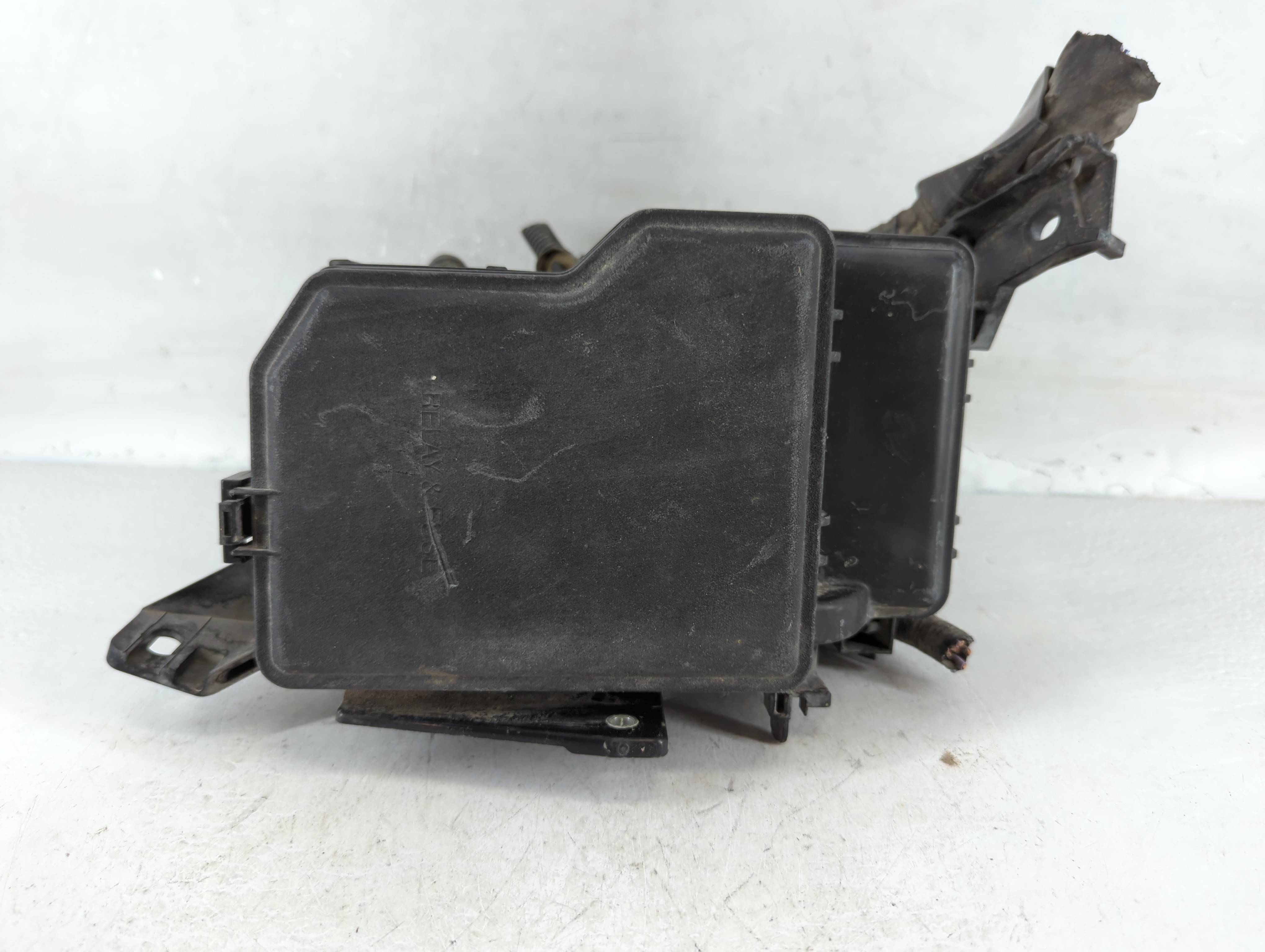 2011-2013 Toyota Highlander Fusebox Fuse Box Relay Module 82720-48120 841863 - Oemusedautoparts1.com