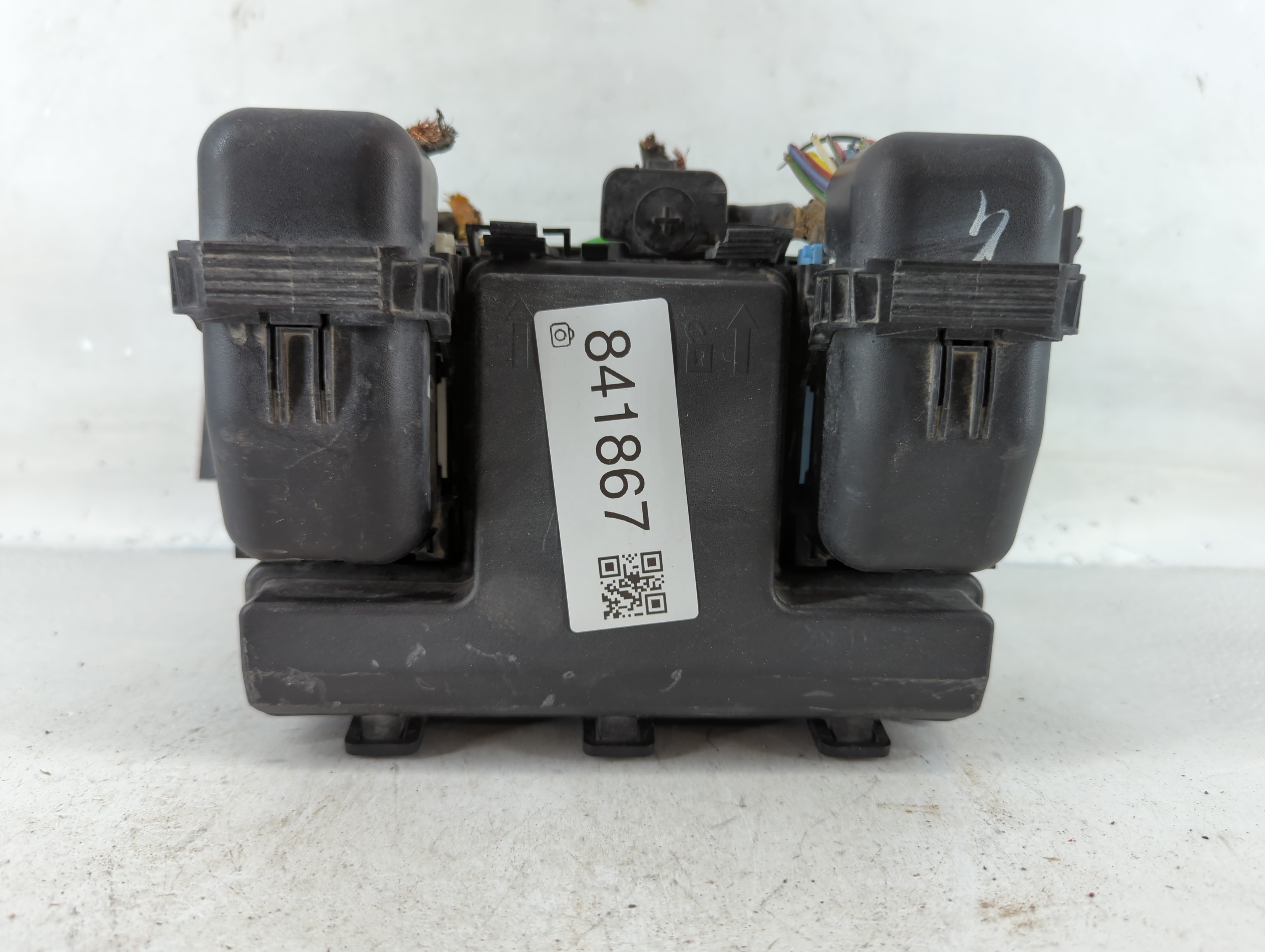 2017-2020 Lincoln Mkz Fusebox Fuse Box Relay Module Hg9t 14d068 Bc 841867 - Oemusedautoparts1.com