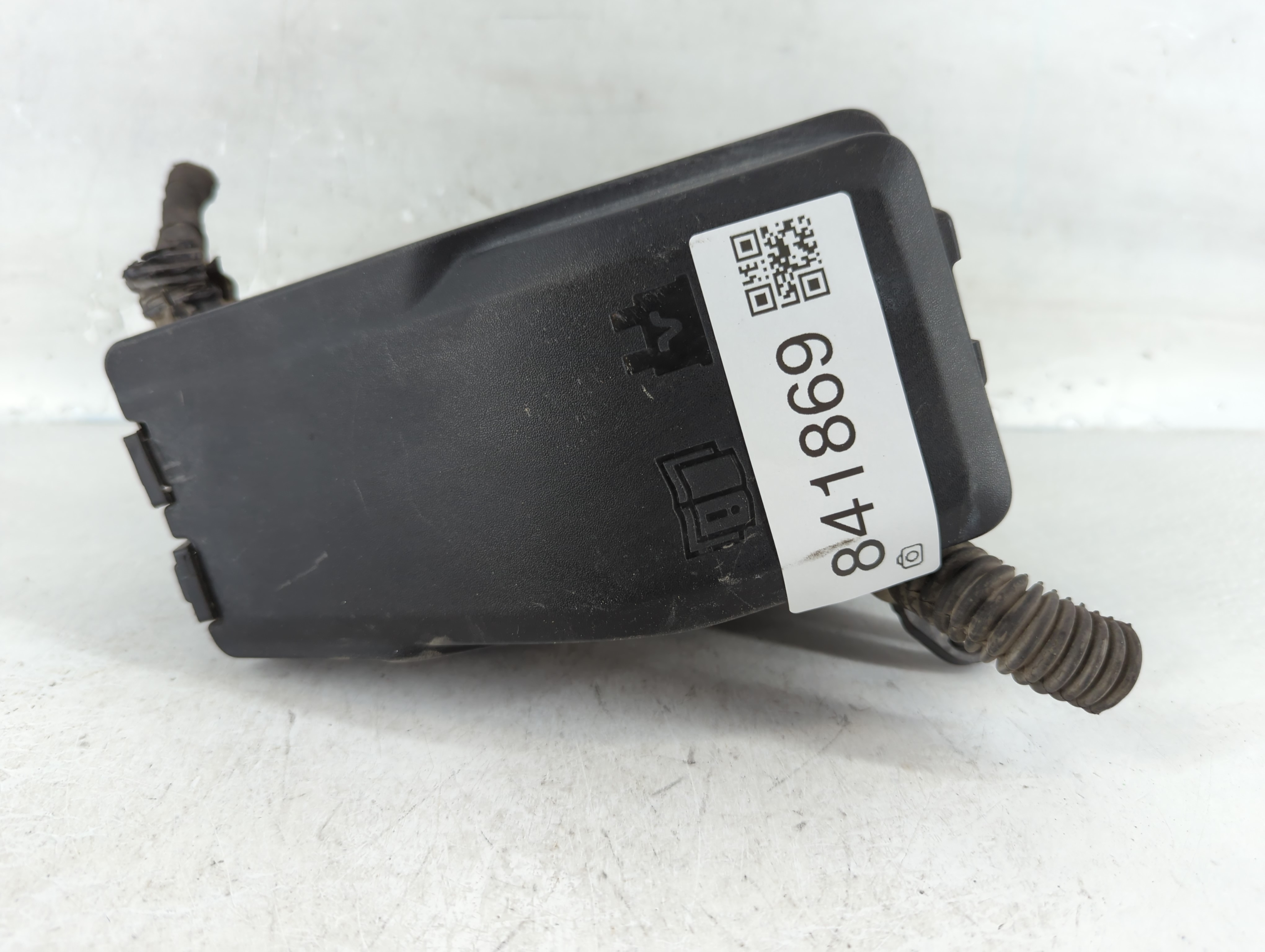 2013-2013 Volvo V60 Fusebox Fuse Box Relay Module 31346538 841869 - Oemusedautoparts1.com
