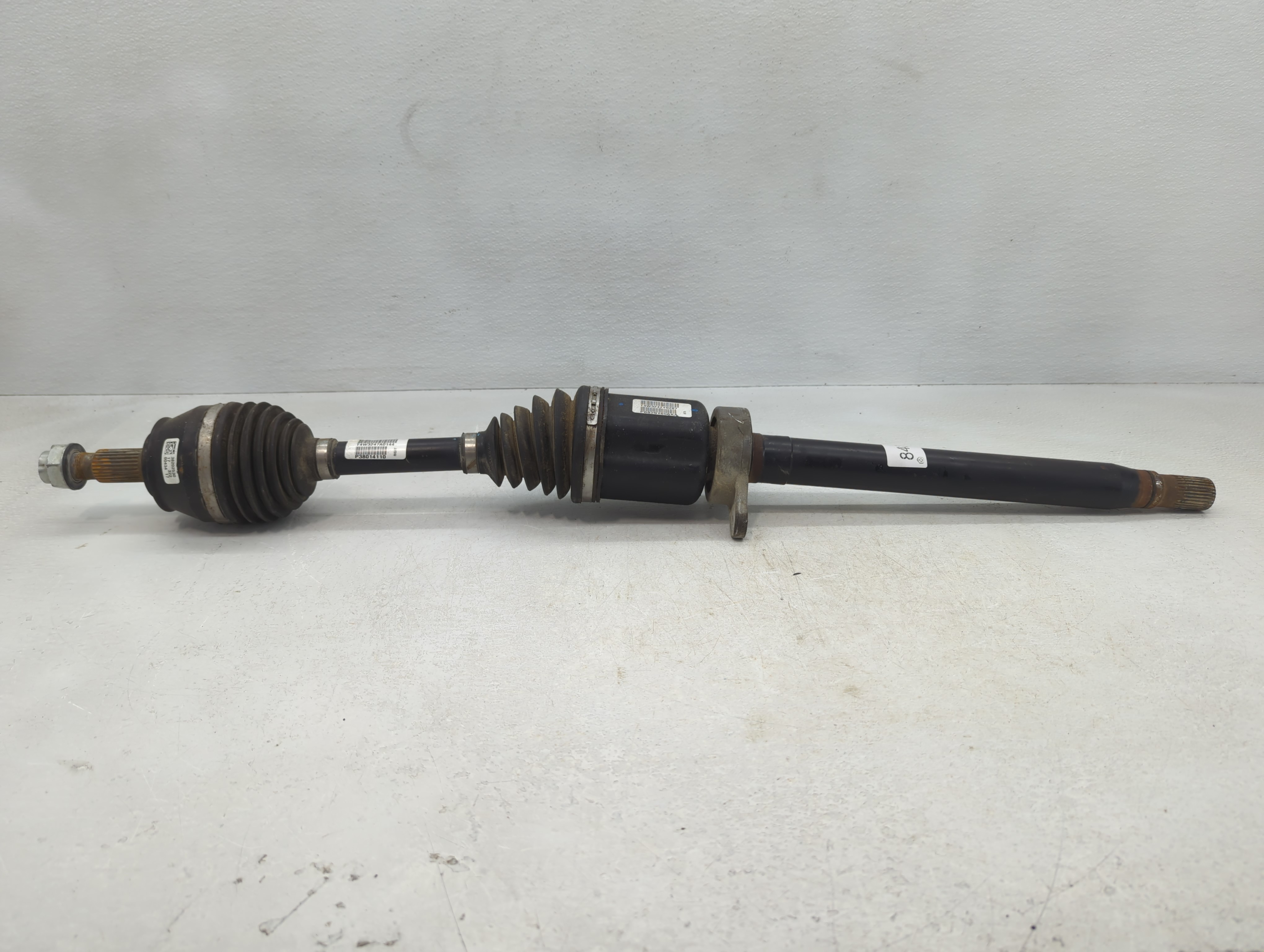 2017-2018 Jeep Cherokee Axle Shaft Front Passenger Cv C/v 842018 - Oemusedautoparts1.com