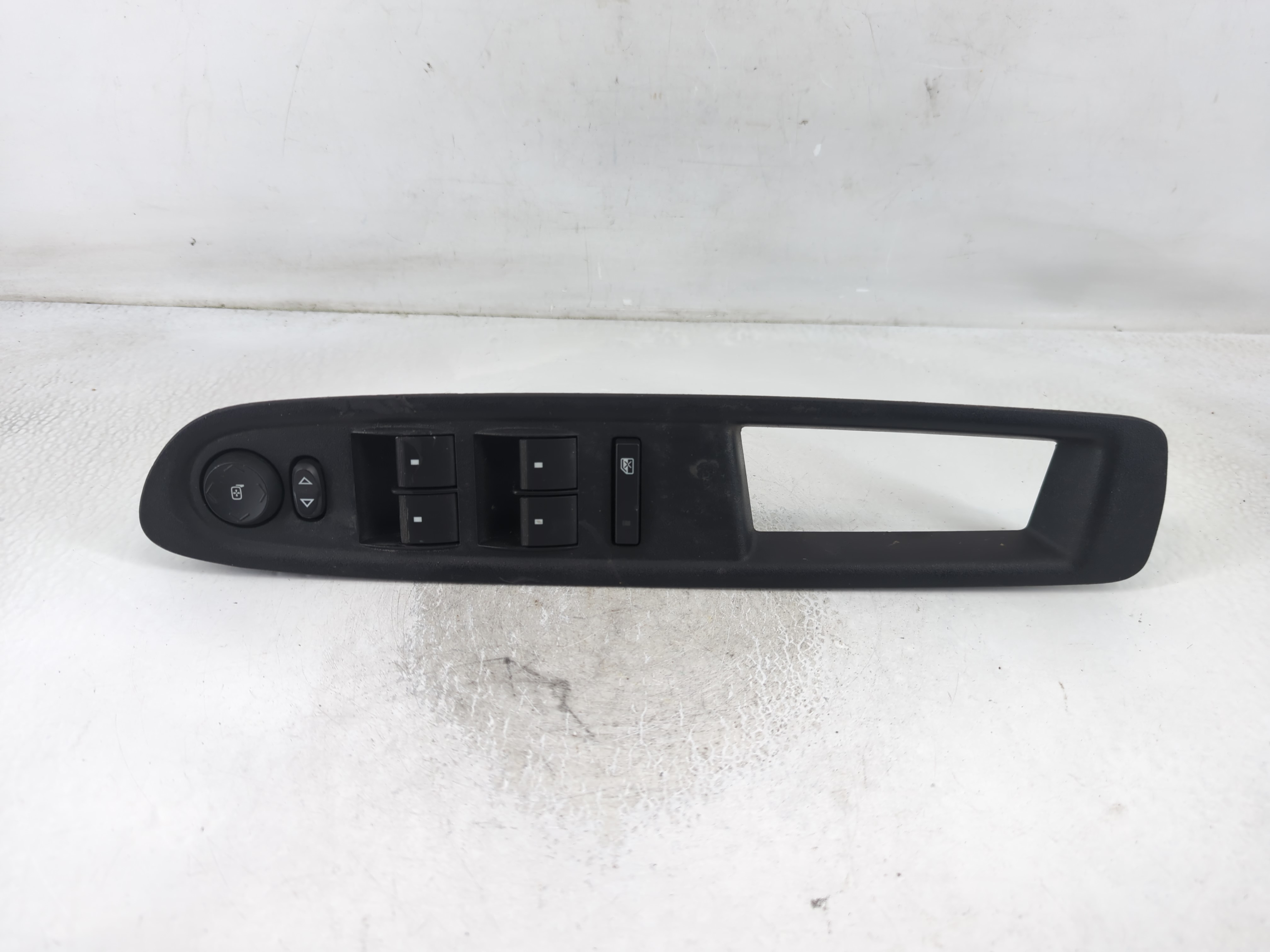 2009-2017 Chevrolet Traverse Driver Left Door Master Power Window Switch 842072 - Oemusedautoparts1.com