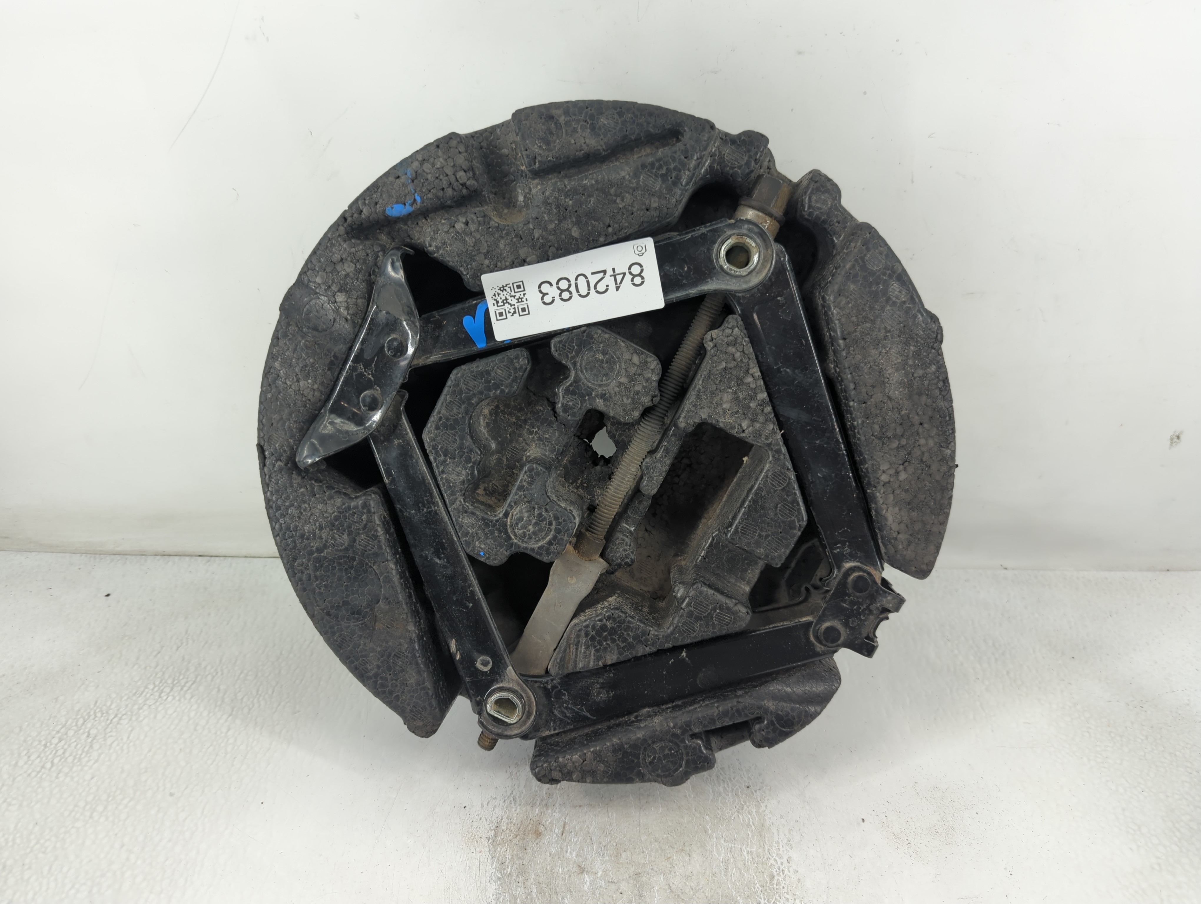 2012 Chevrolet Cruze Spare Scissor Car Jack 842083 - Oemusedautoparts1.com