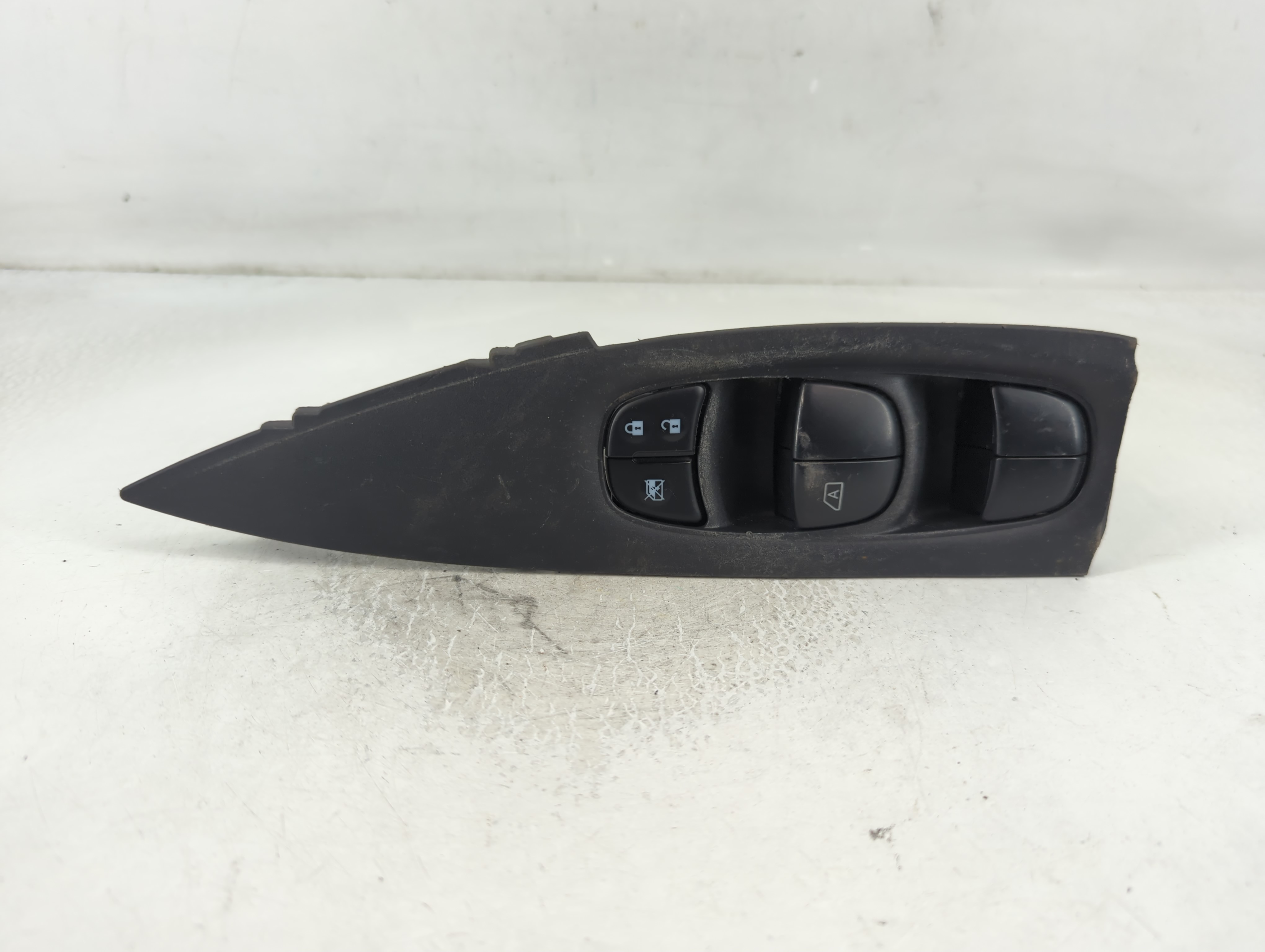2017-2022 Nissan Rogue Sport Driver Left Door Master Power Window Switch 842085 - Oemusedautoparts1.com