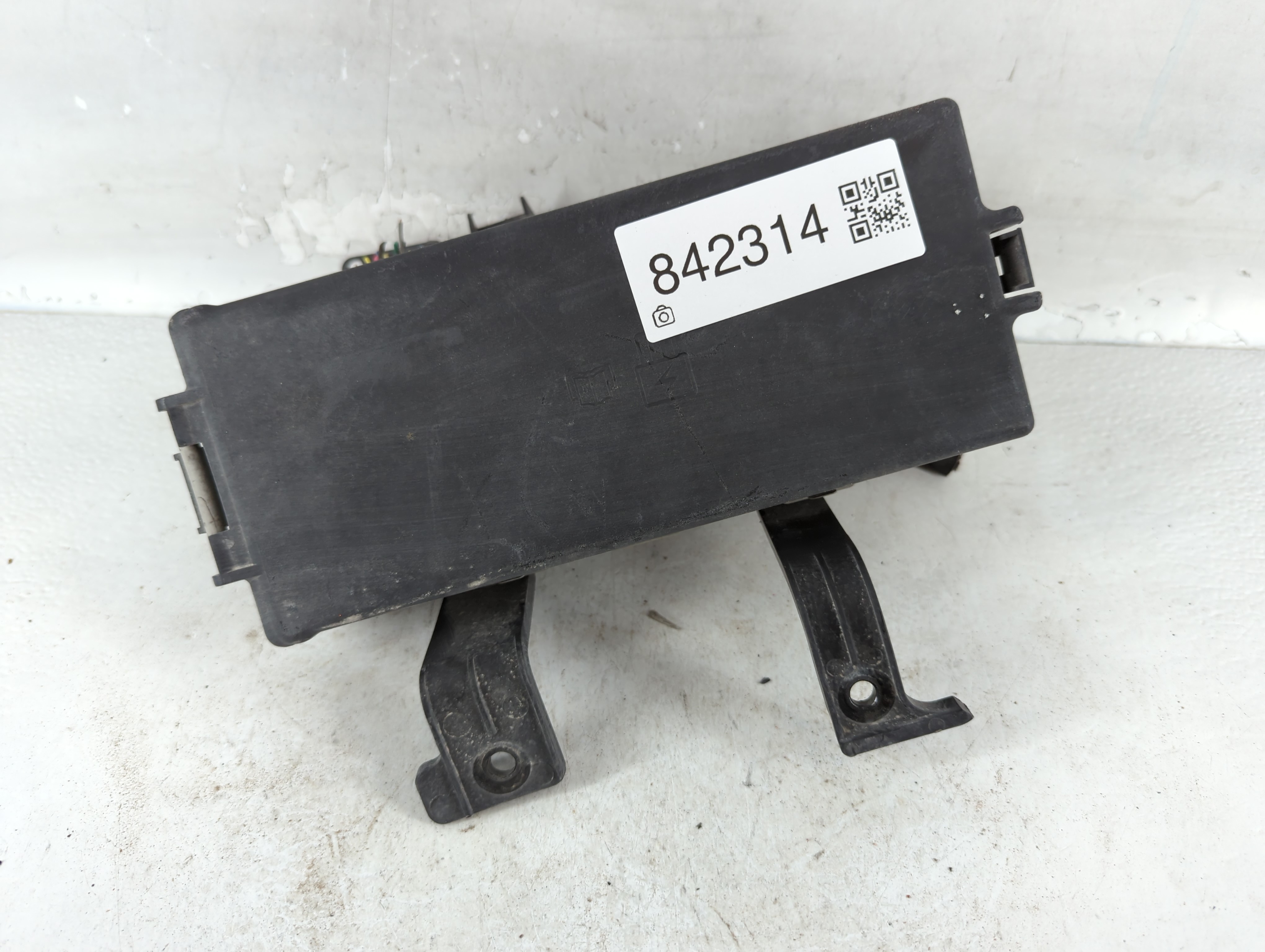 2010-2012 Ford Fusion Fusebox Fuse Box Relay Module Be5t-14290-e 842314 - Oemusedautoparts1.com