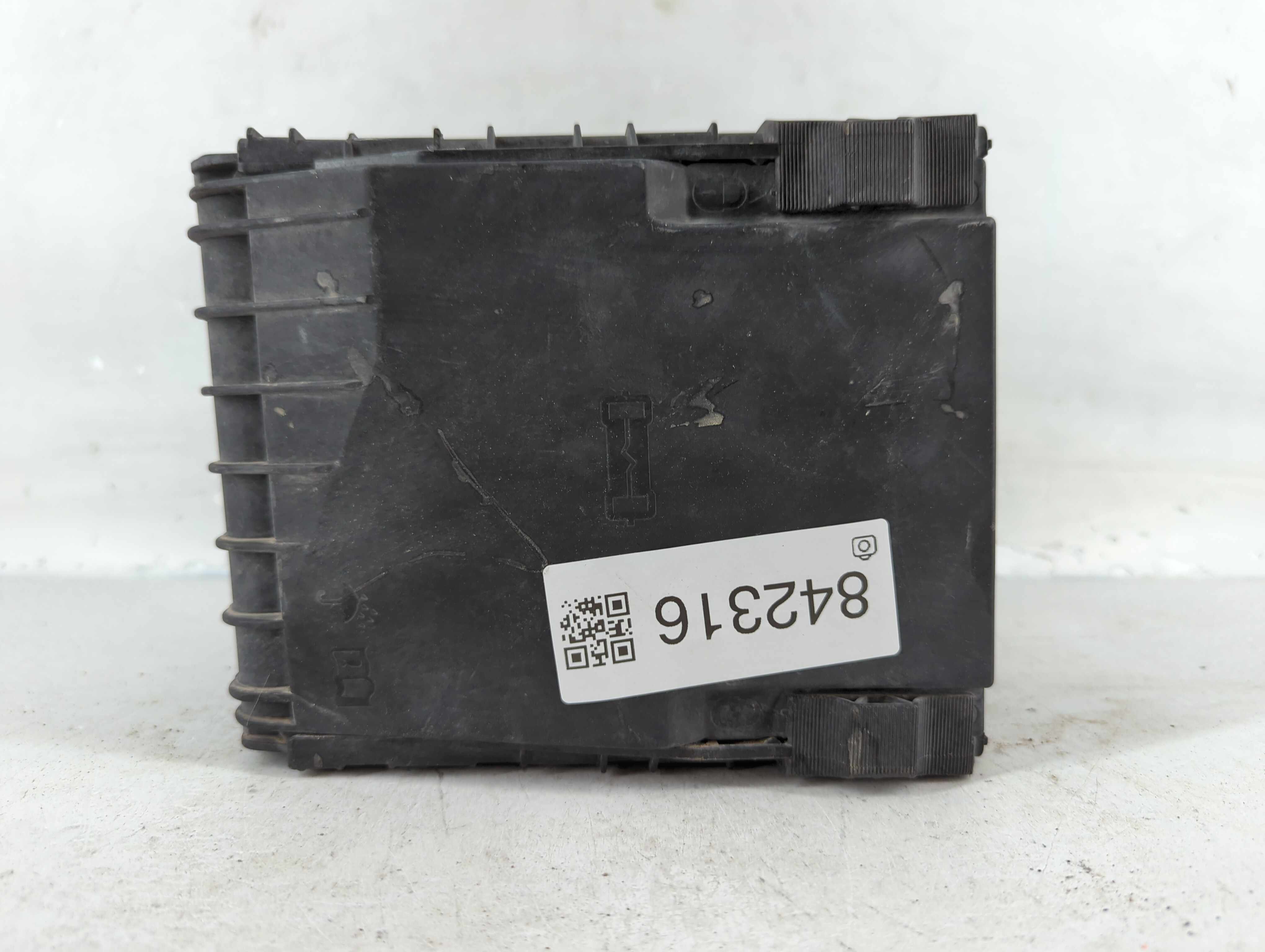 Picture of 2013-2017 Volkswagen Cc Fusebox Fuse Box Relay Module 842316