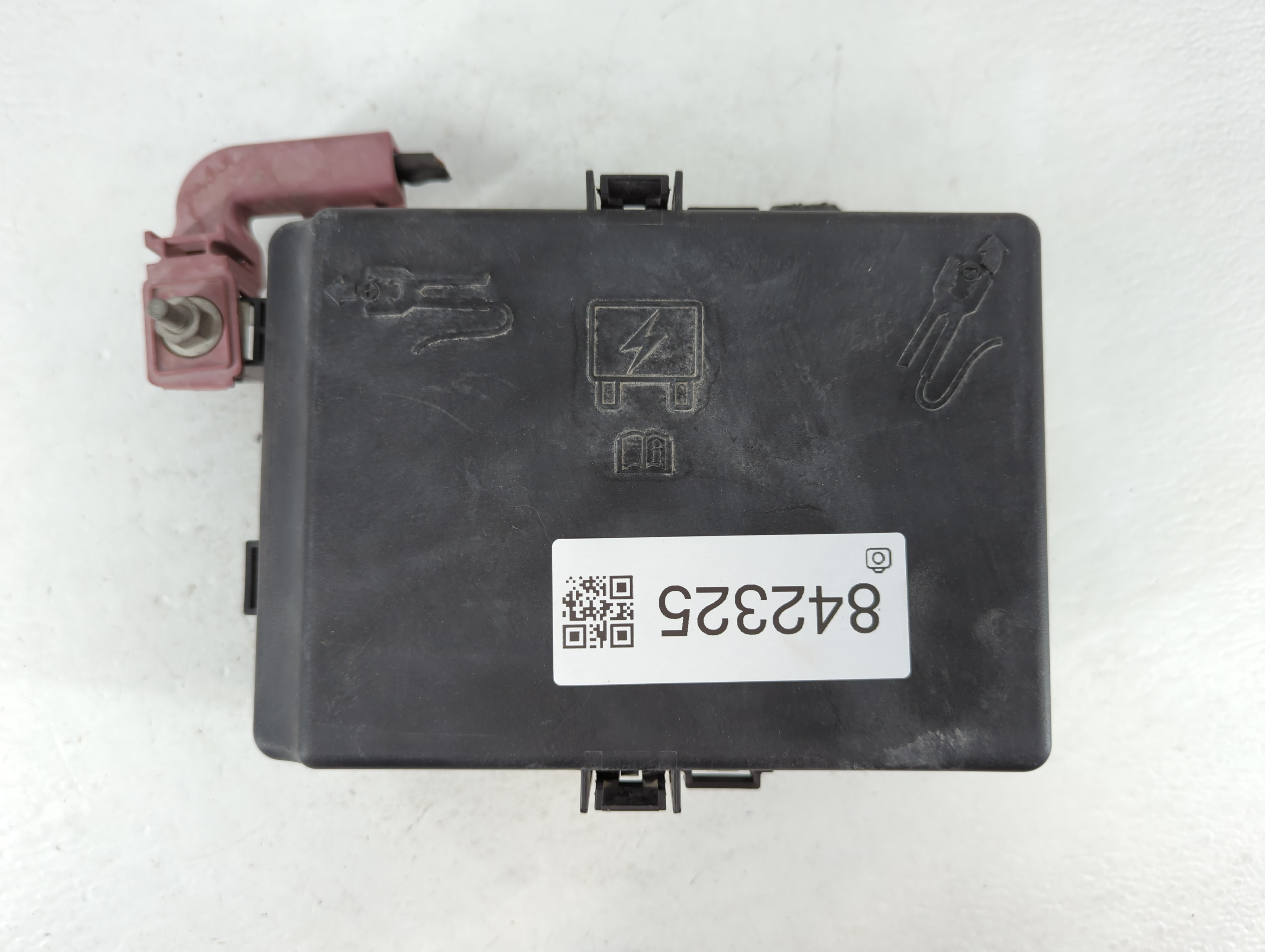 2020-2020 Chrysler 300 Fusebox Fuse Box Relay Module P68427040ac 842325 - Oemusedautoparts1.com