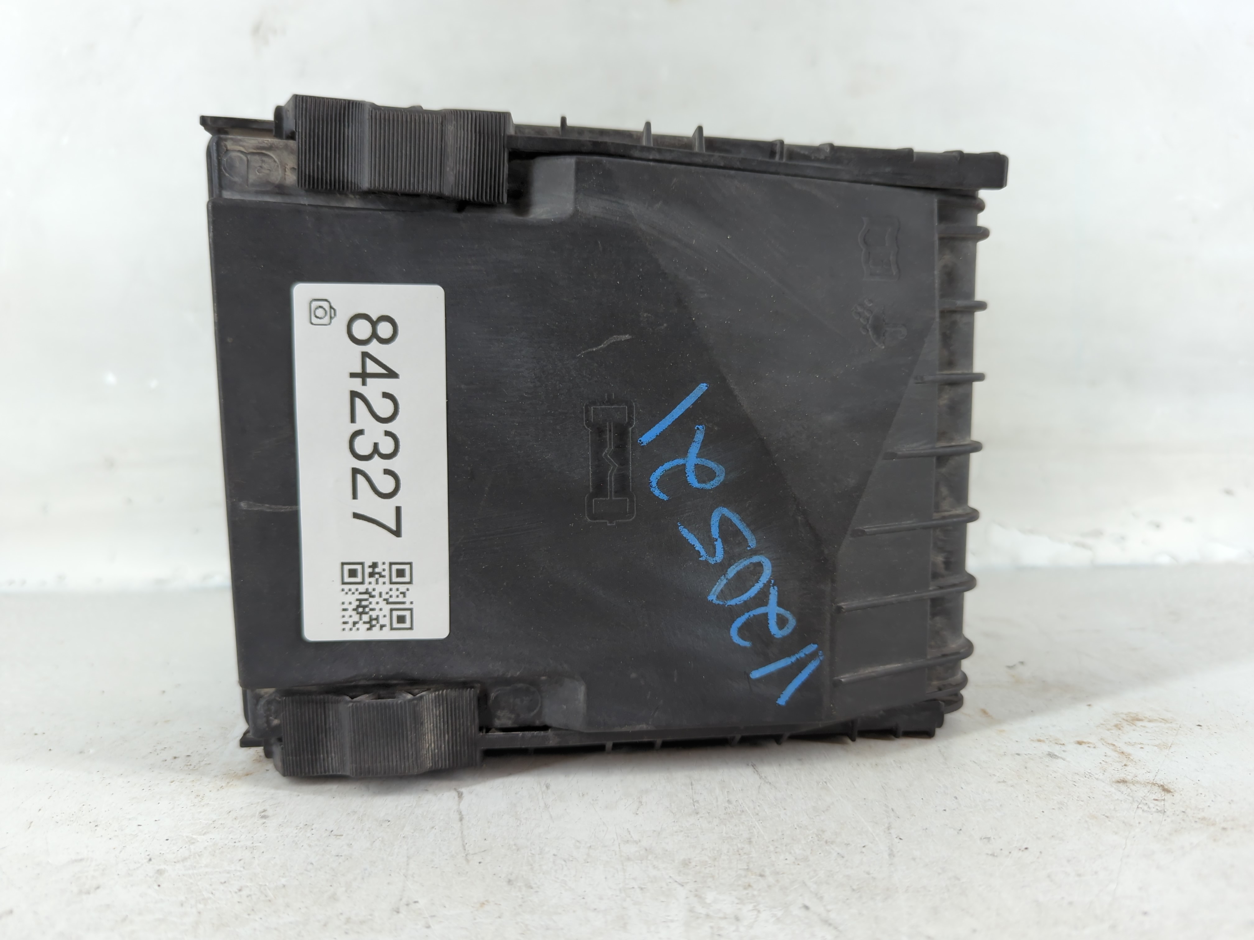 2008-2010 Volkswagen Passat Fusebox Fuse Box Relay Module 842327 - Oemusedautoparts1.com