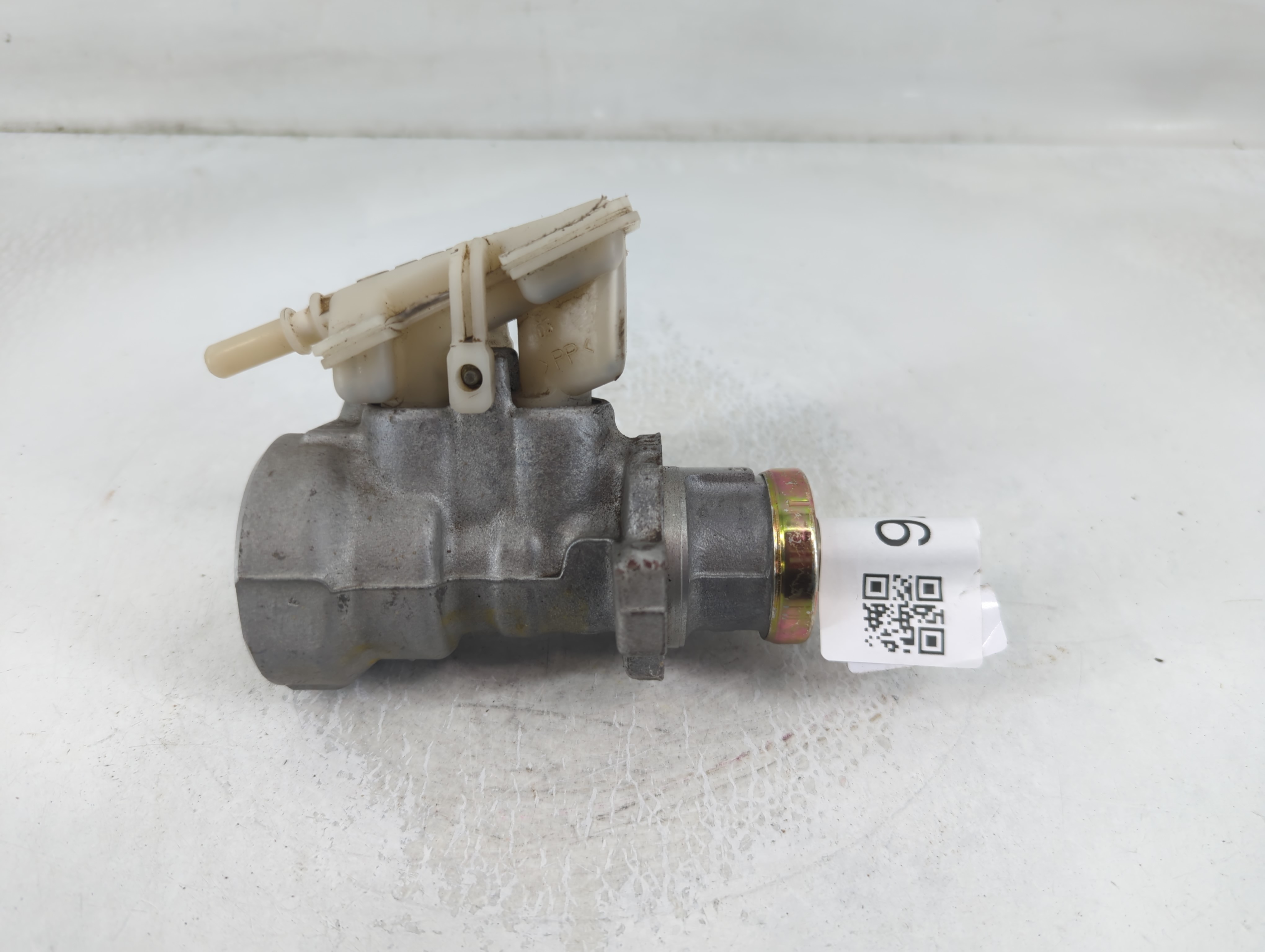 2000-2008 Ford Focus Brake Master Cylinder 842376 - Oemusedautoparts1.com