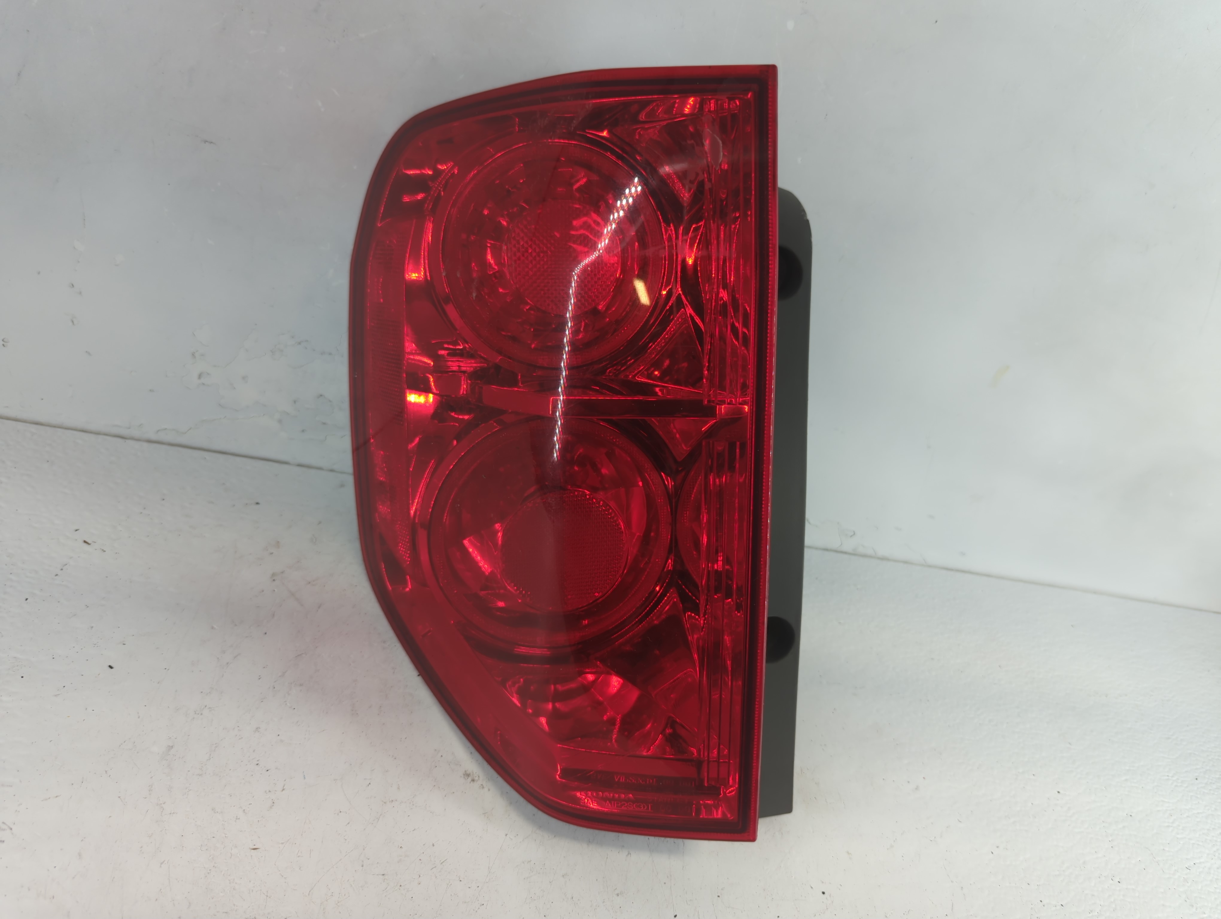 2003-2005 Honda Pilot Driver Left Side Tail Light Taillight Oem 842394 - Oemusedautoparts1.com
