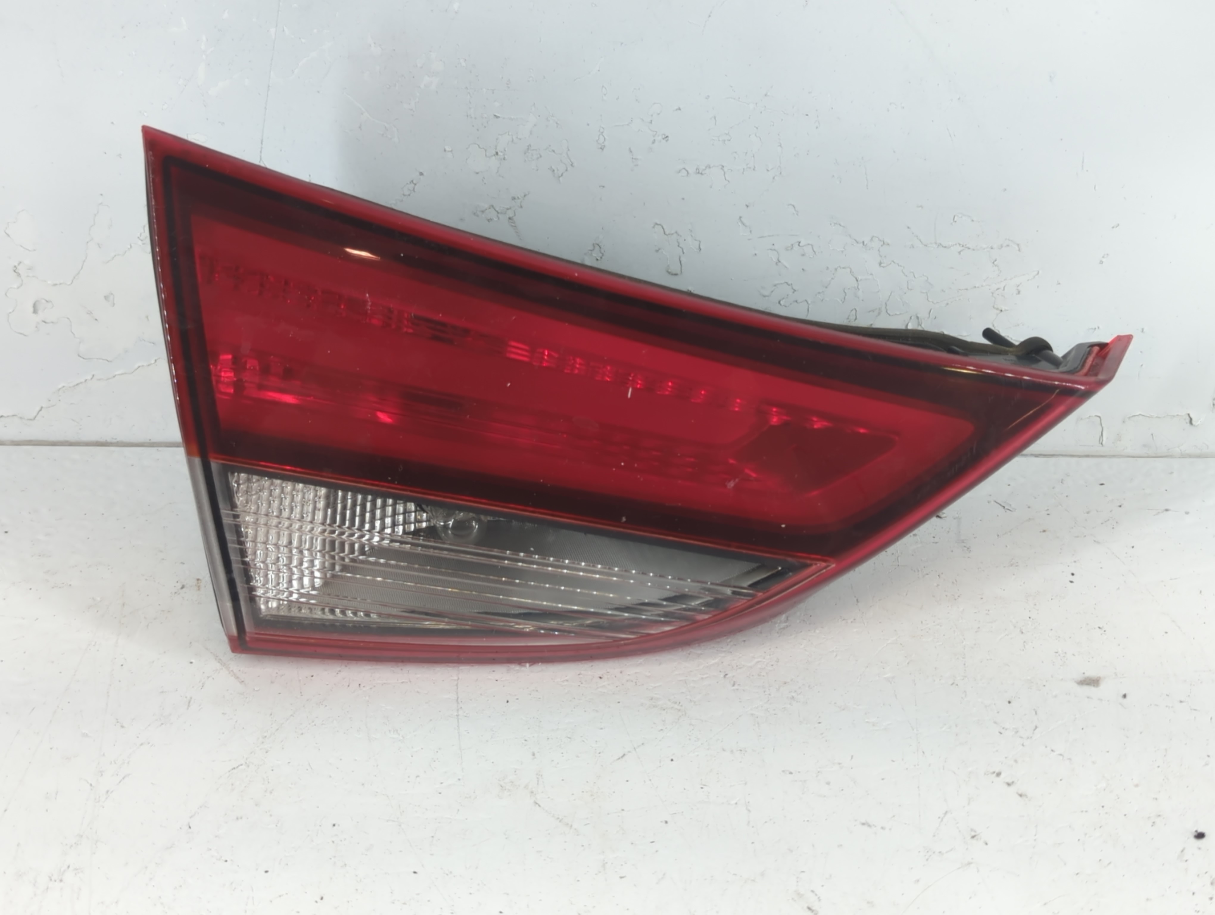Picture of 2014 Hyundai Elantra Driver Left Side Tail Light Taillight Oem 842462