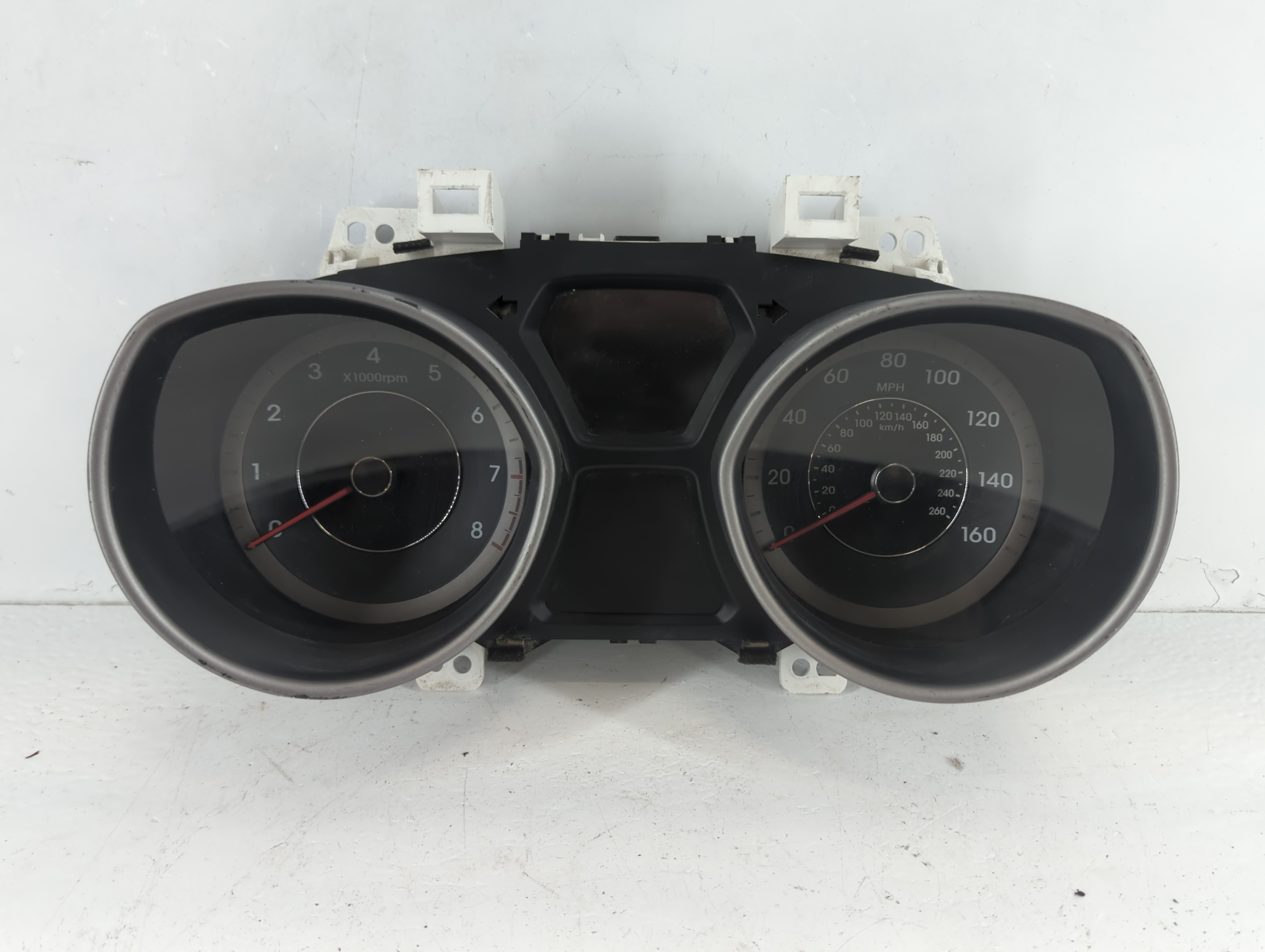 Picture of 2014-2016 Hyundai Elantra Speedometer Instrument Cluster Gauges 842466