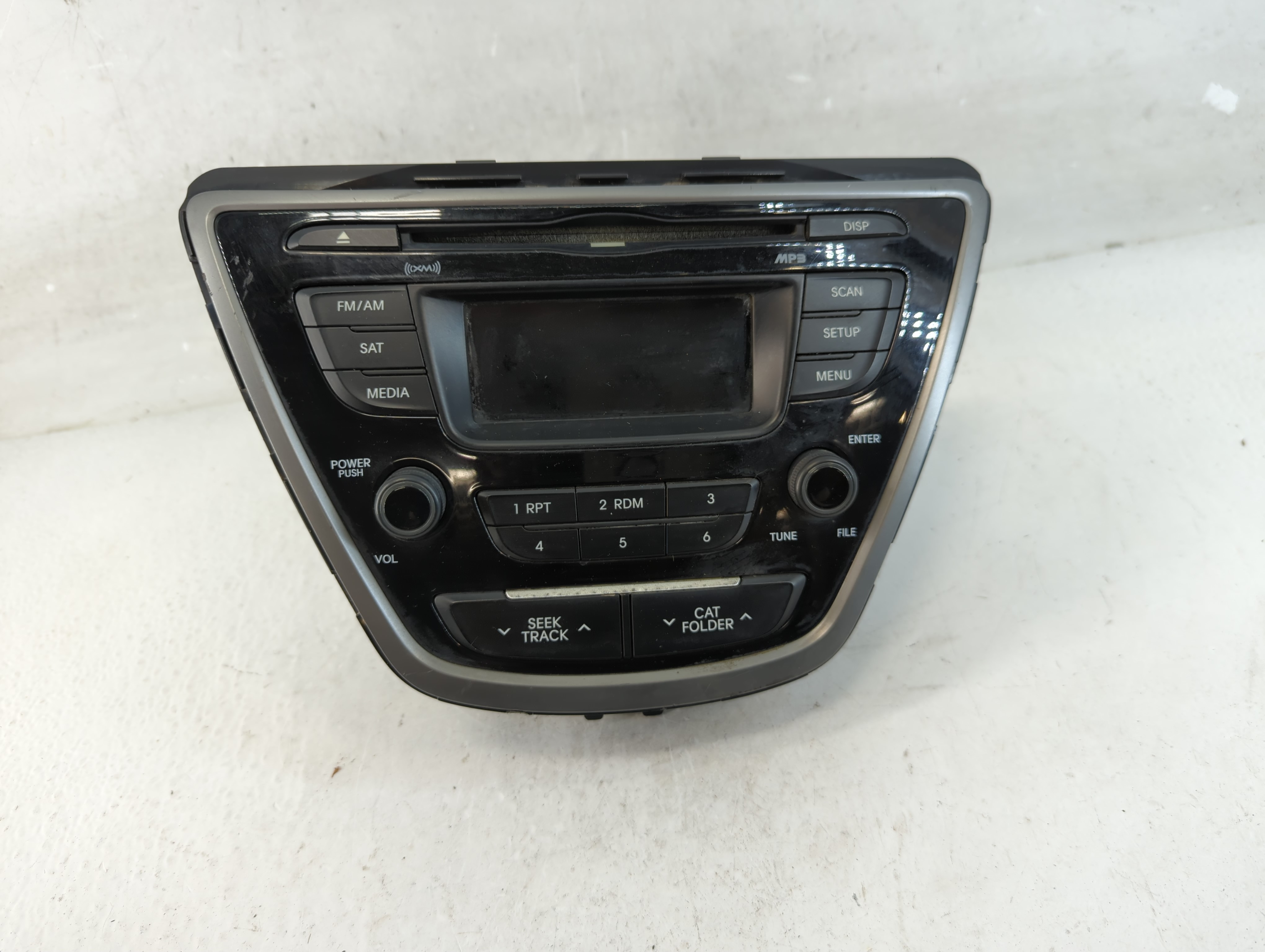 2014-2016 Hyundai Elantra Am Fm Cd Player Radio Receiver 842467 - Oemusedautoparts1.com