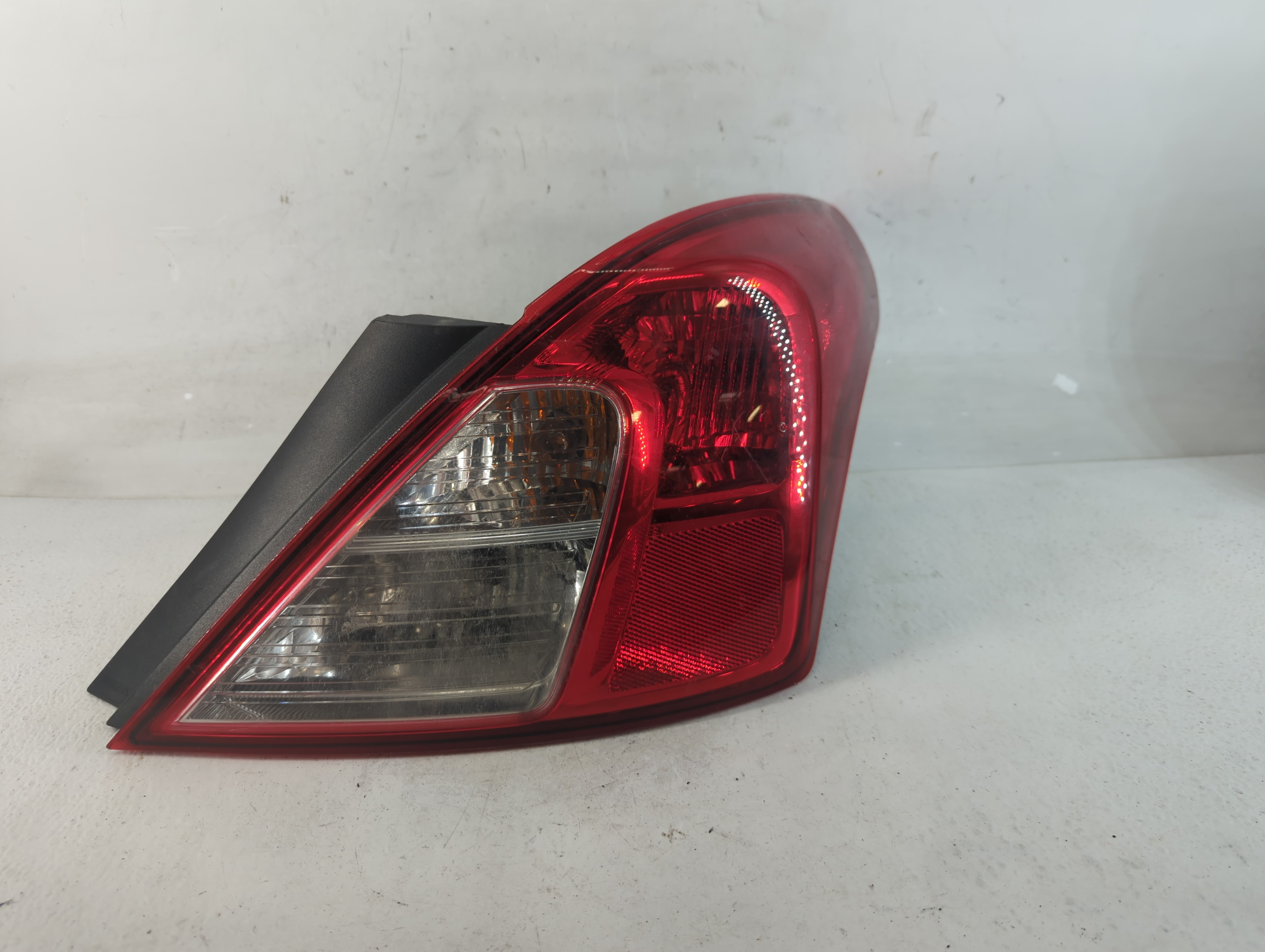 Picture of 2012-2019 Nissan Versa Passenger Right Side Tail Light Taillight Oem 842604