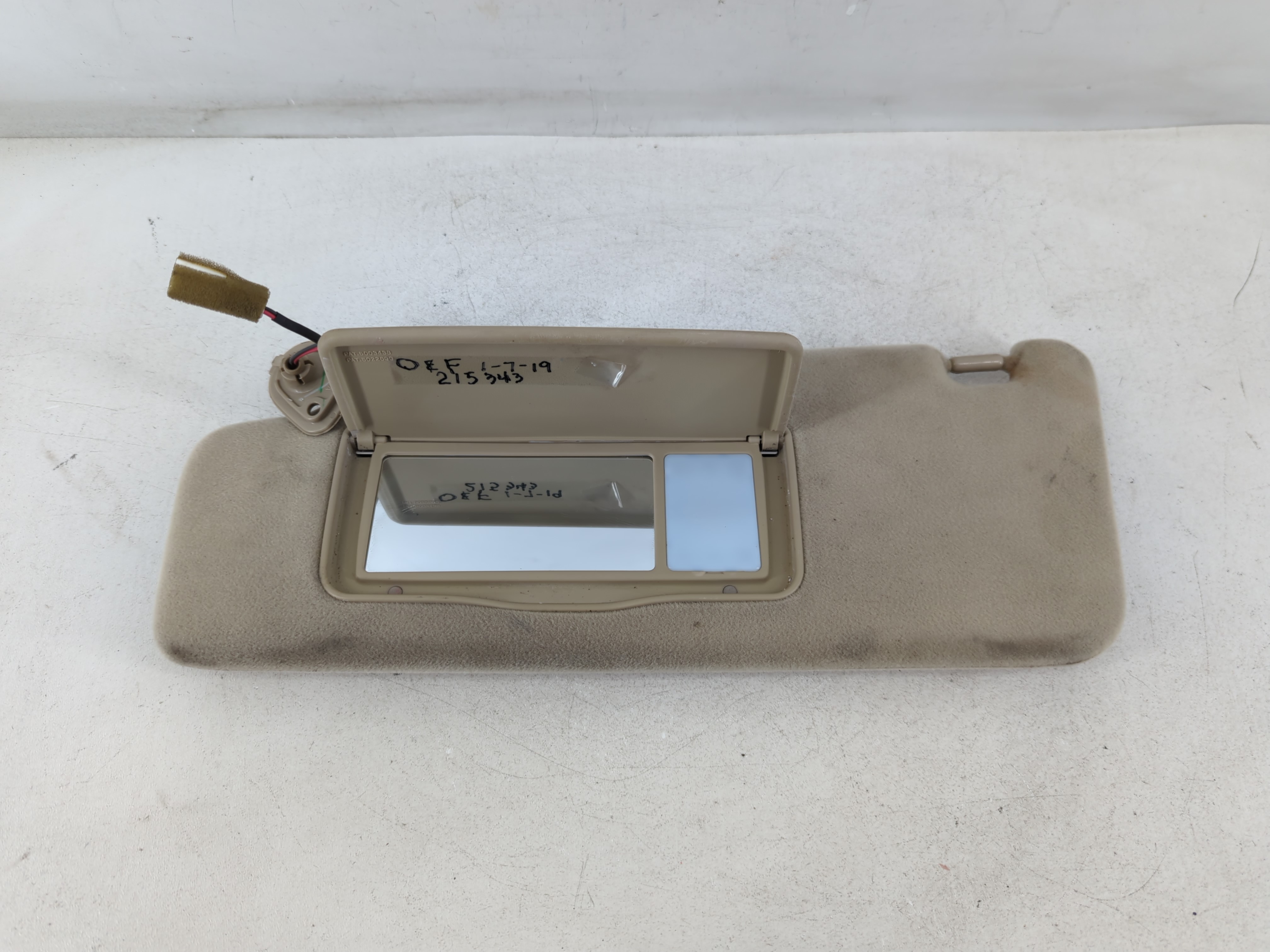 2000-2000 Lexus Rx300 Driver Sun Visor Mirror Left Sunvisor 842671 - Oemusedautoparts1.com