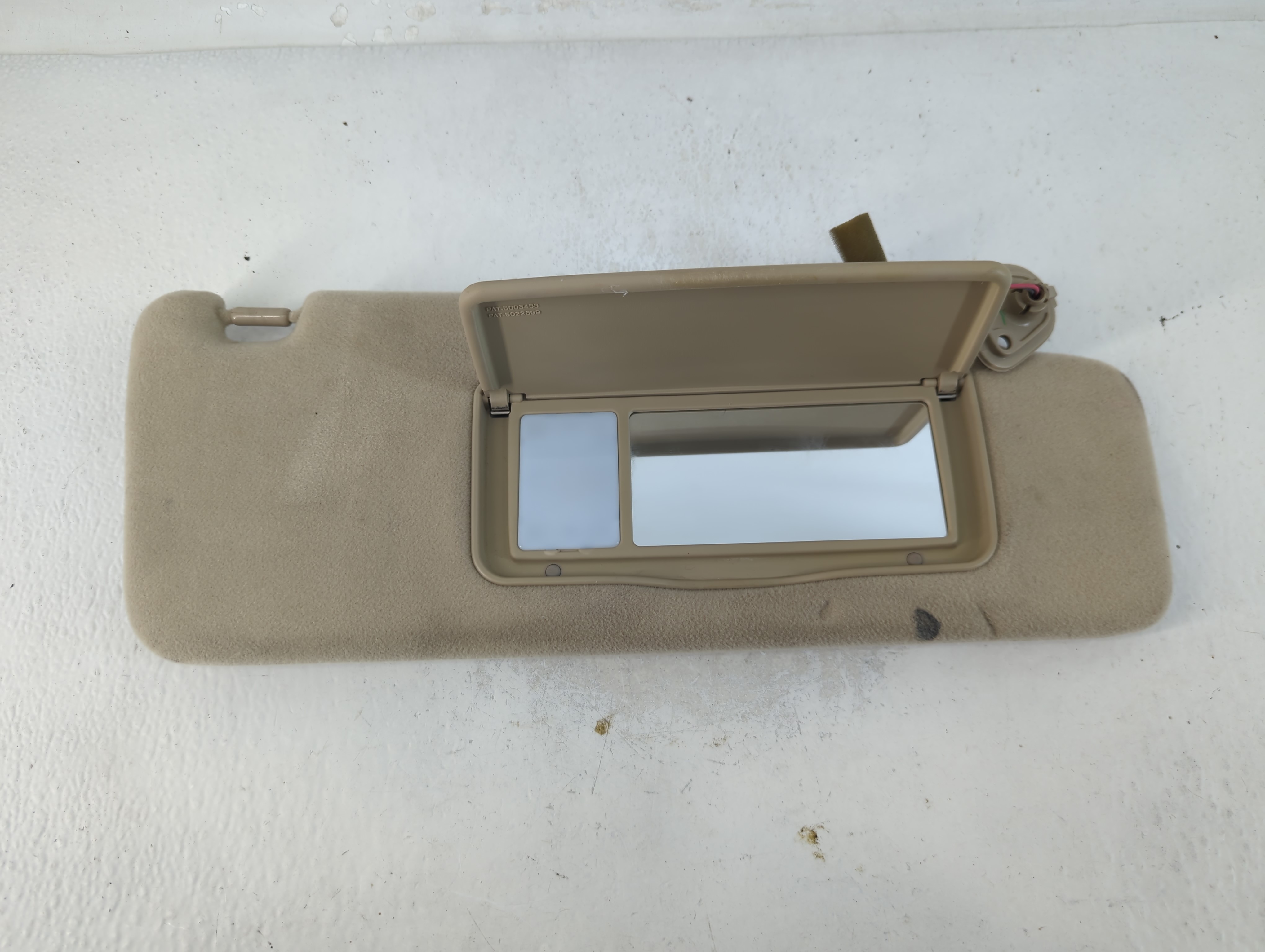 2000-2000 Lexus Rx300 Passenger Sun Visor Mirror Right Sunvisor 842672 - Oemusedautoparts1.com