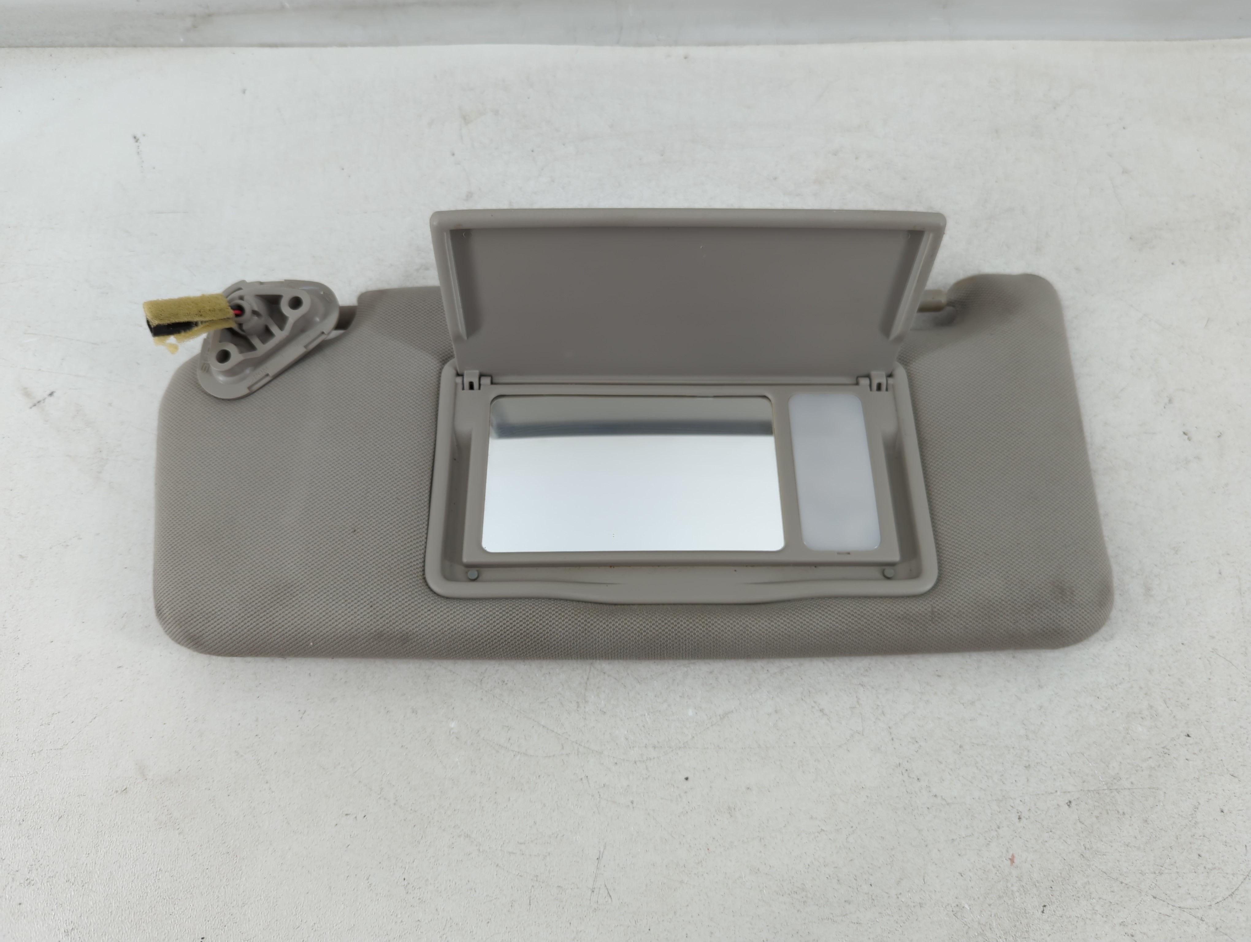 Picture of 2006-2009 Subaru Legacy Driver Sun Visor Mirror Left Sunvisor 843167