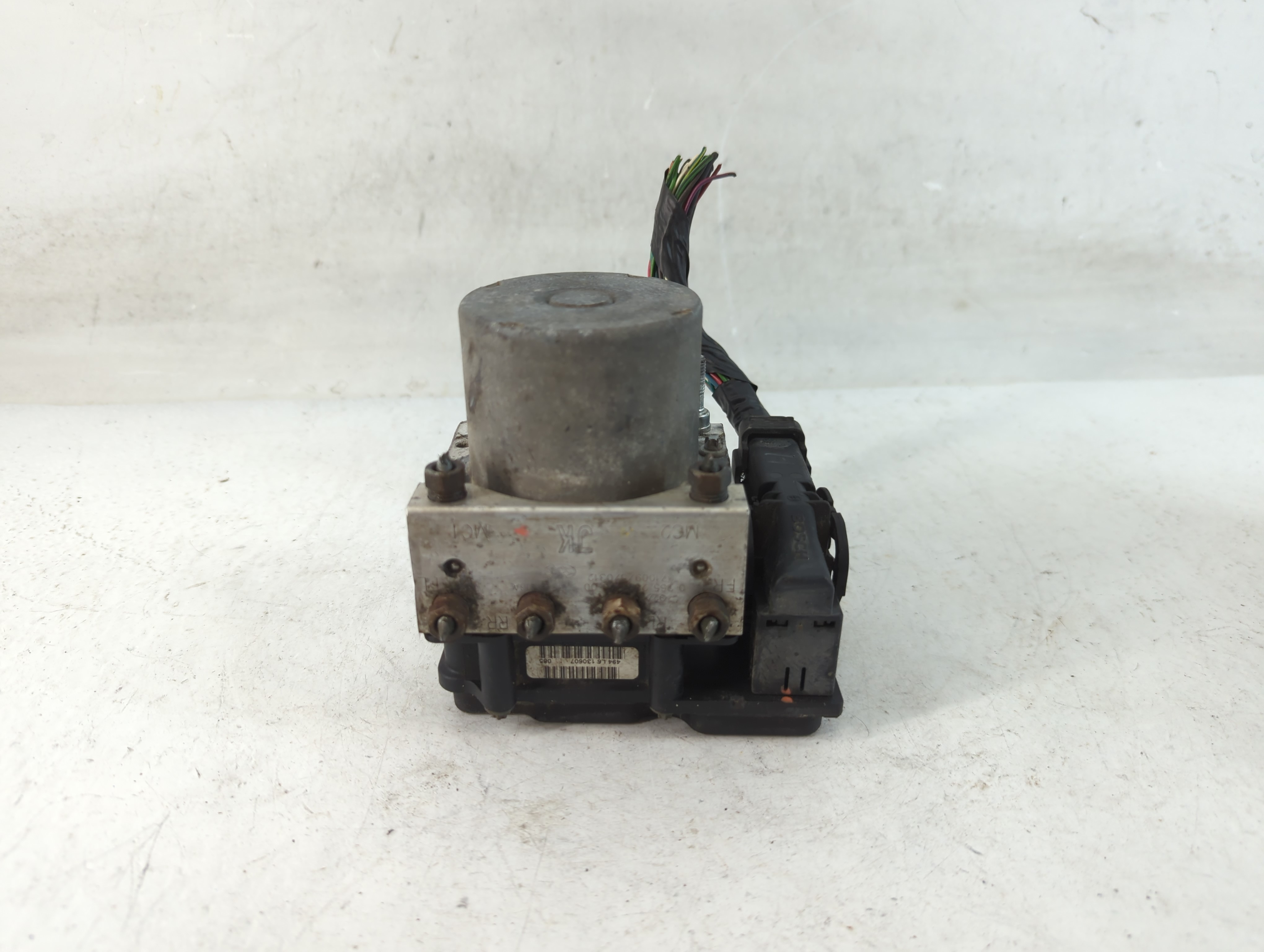 Picture of 2007-2009 Subaru Legacy Abs Pump Control Module 843173