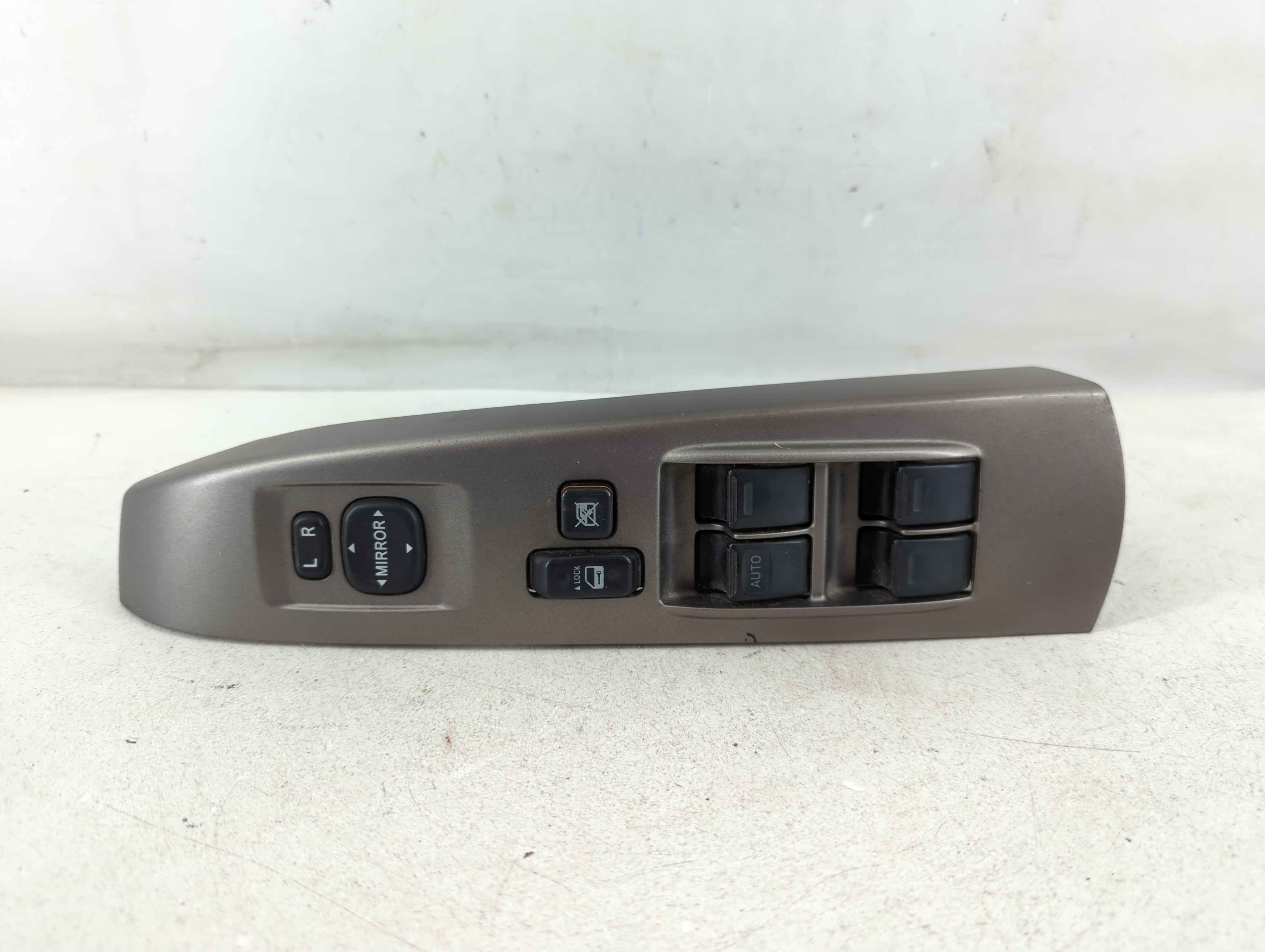2004-2009 Toyota Prius Driver Left Door Master Power Window Switch 843327 - Oemusedautoparts1.com