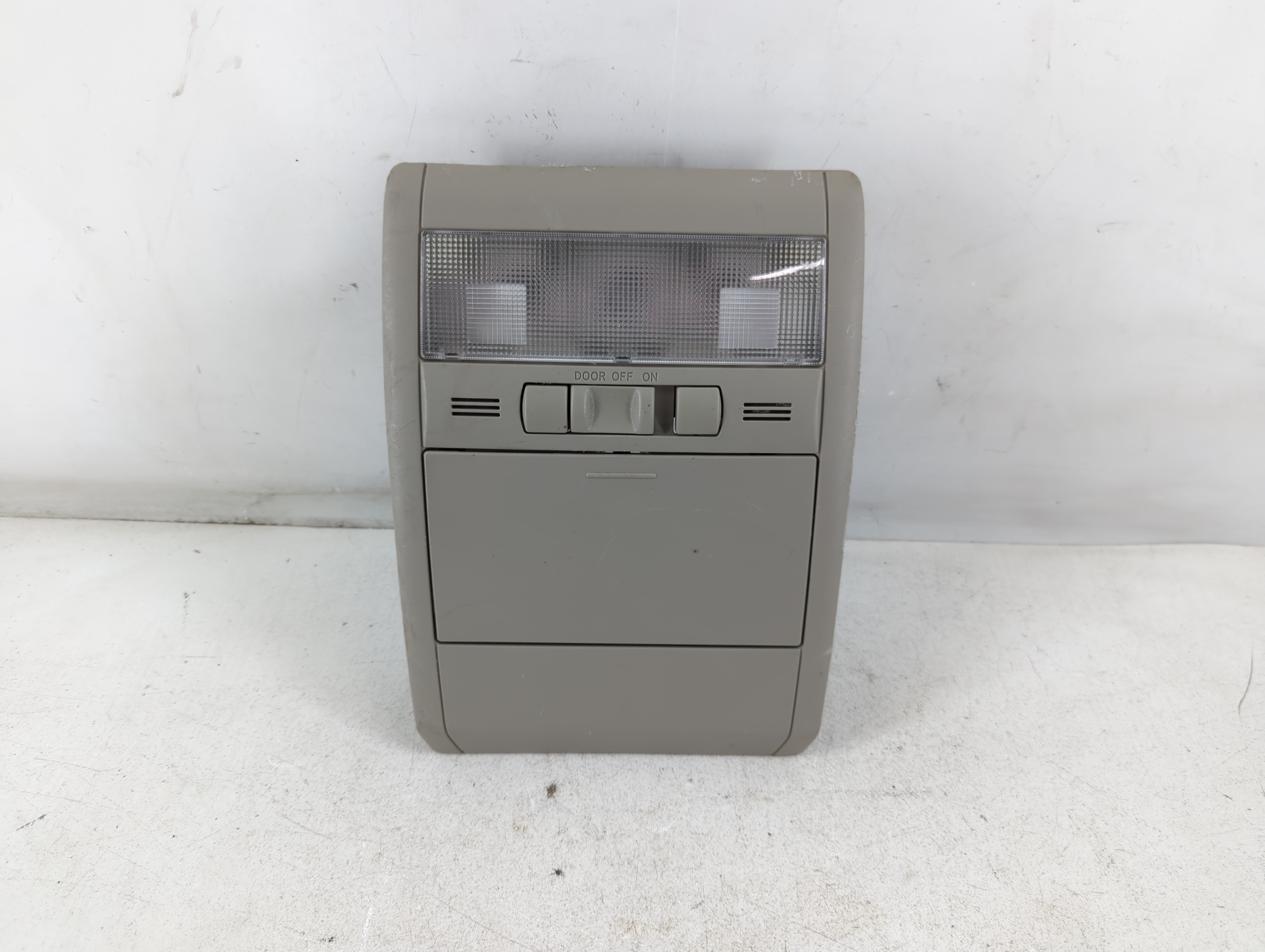 2004-2009 Toyota Prius Overhead Roof Console Interior Dome Light 843365 - Oemusedautoparts1.com
