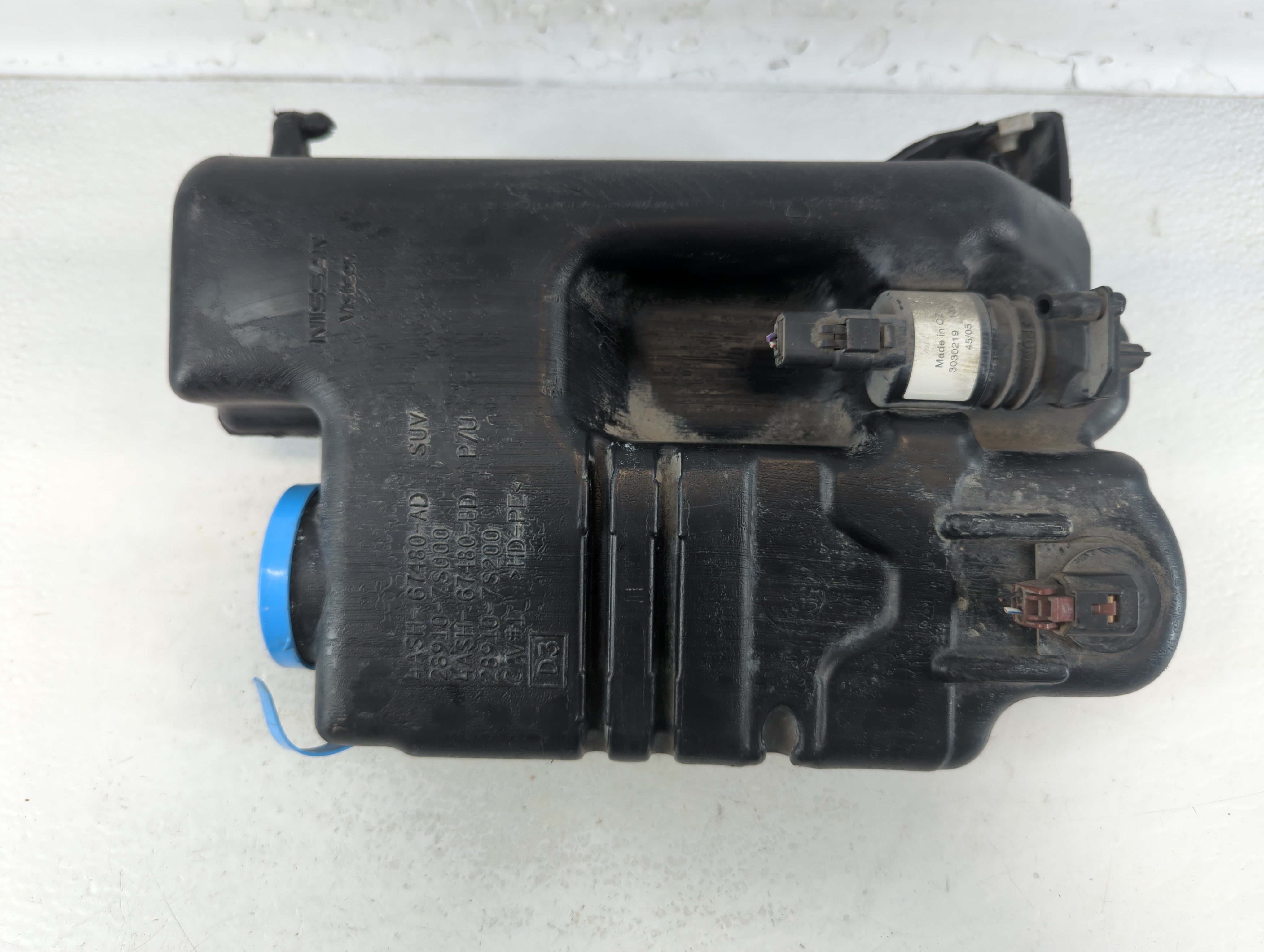 2004-2015 Nissan Titan Windshield Washer Fluid Reservoir Bottle Oem 843402 - Oemusedautoparts1.com