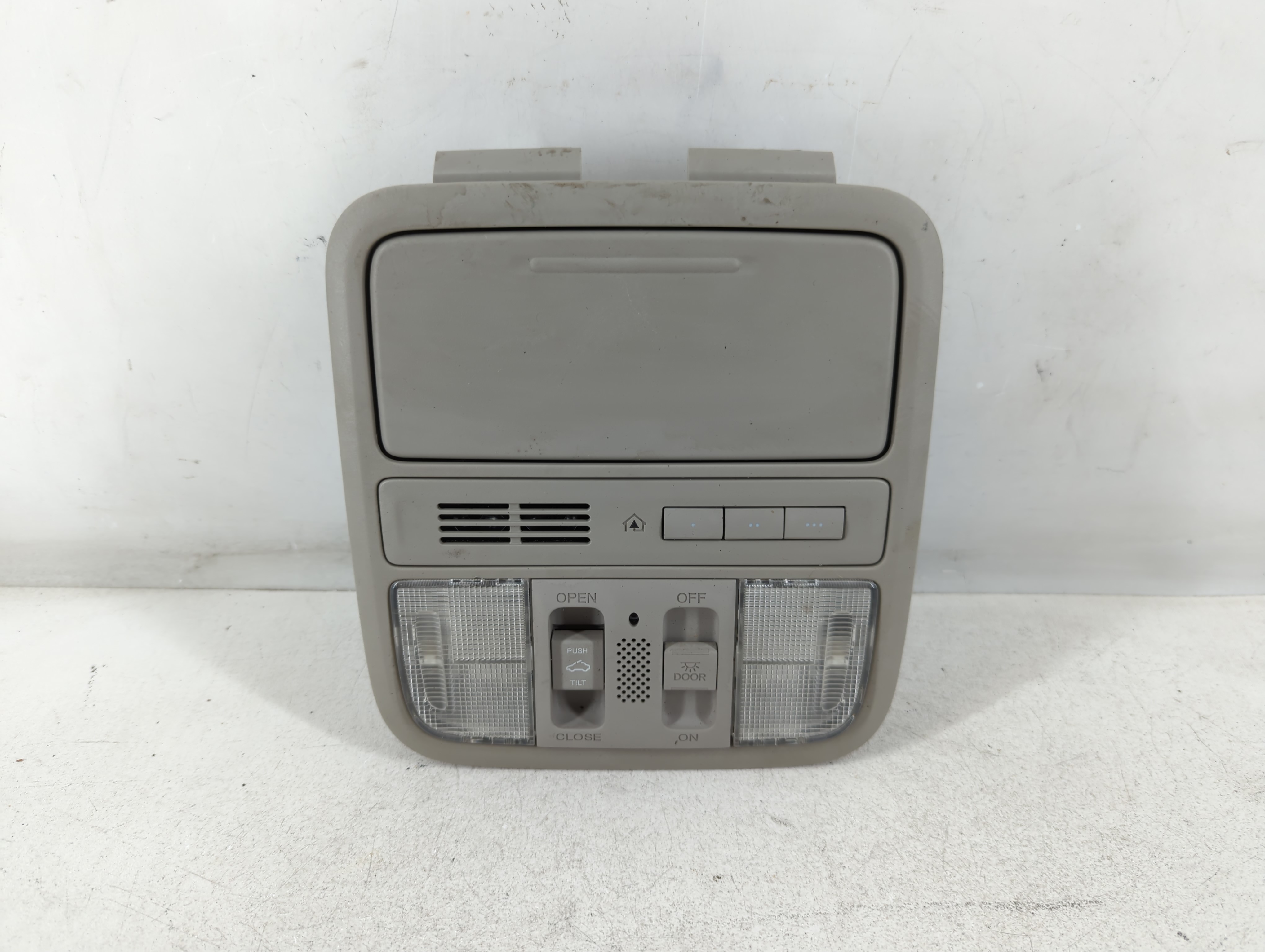 2011-2017 Honda Odyssey Overhead Roof Console Interior Dome Light 843511 - Oemusedautoparts1.com