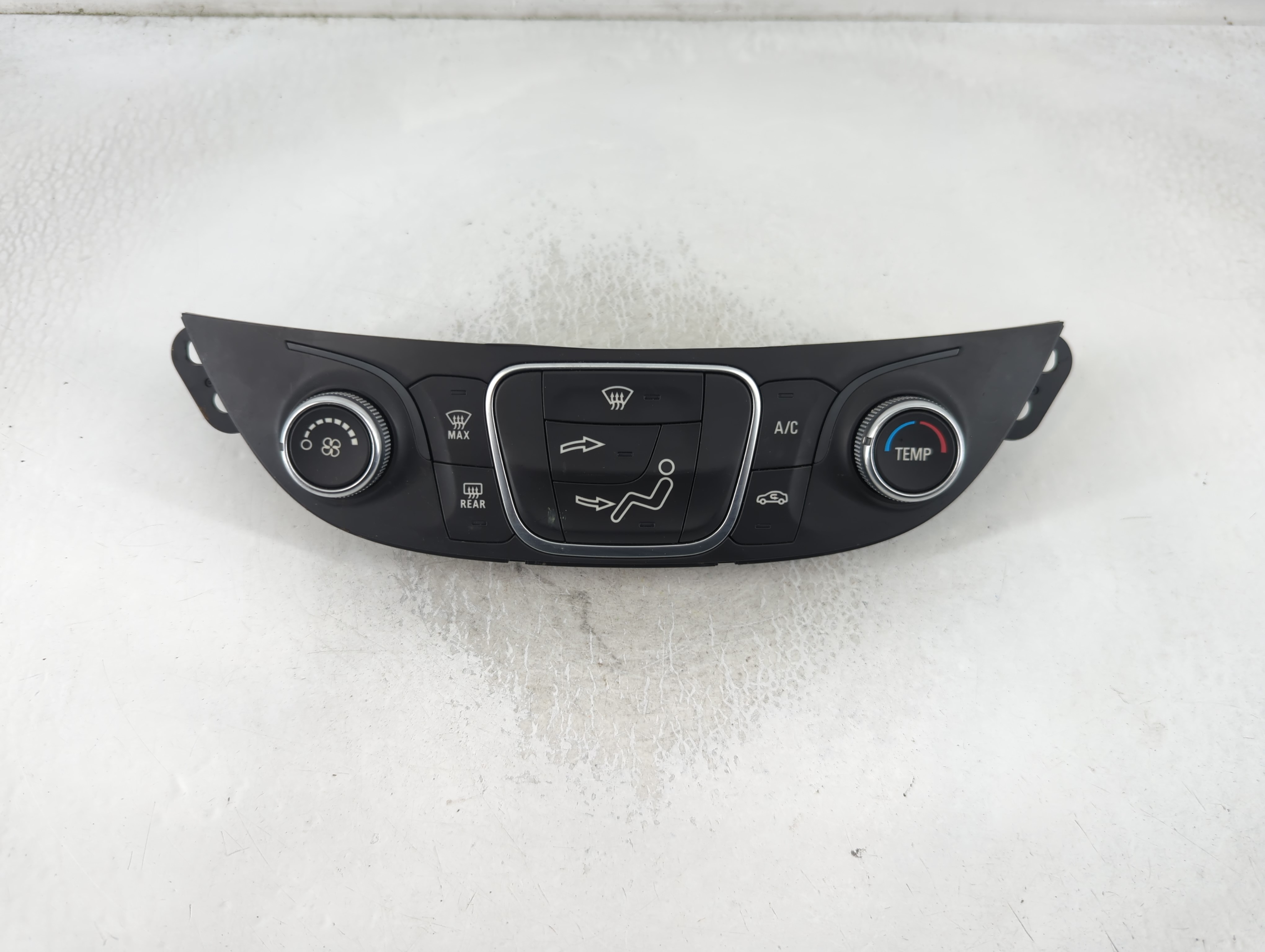 2018-2018 Chevrolet Malibu Ac Heater Climate Control 84426646 843618 - Oemusedautoparts1.com