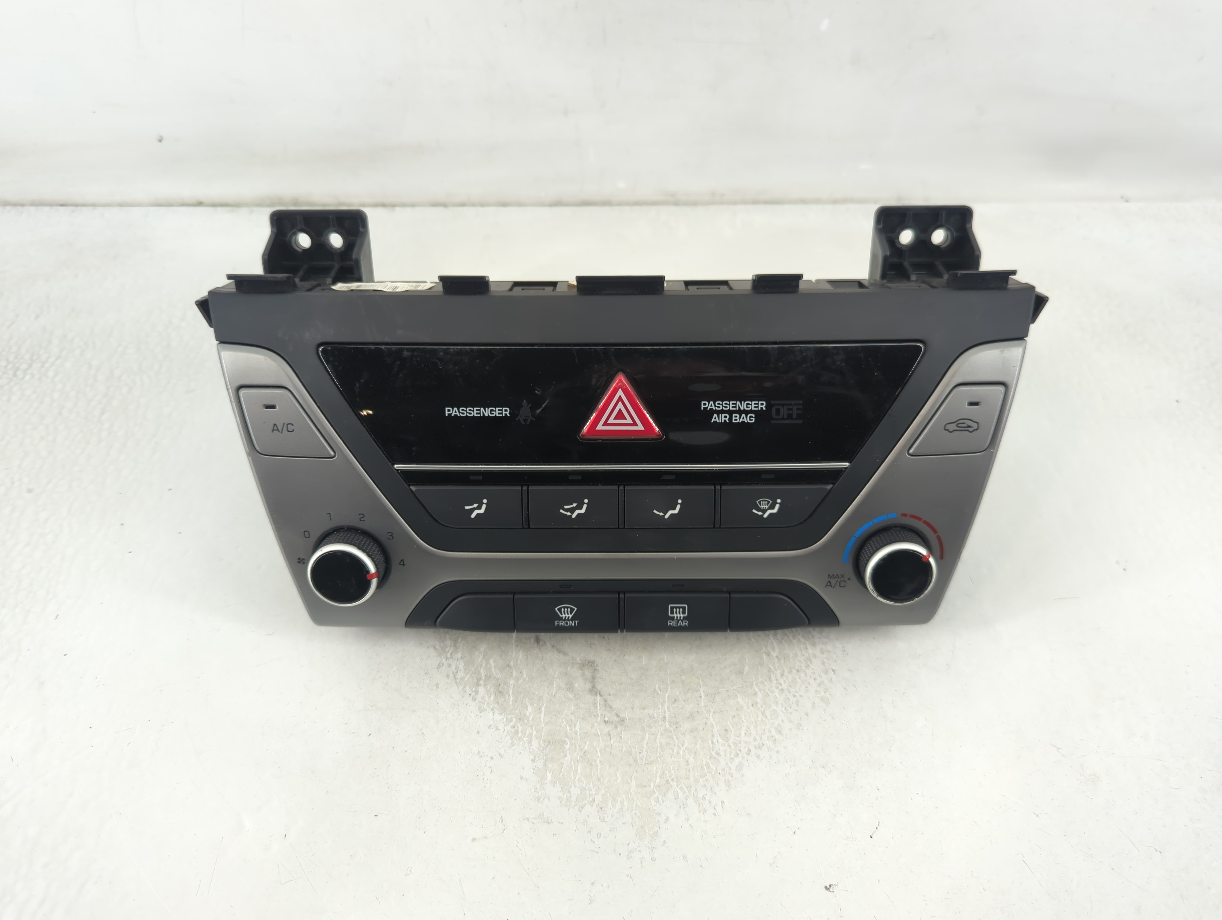 2017-2018 Hyundai Elantra Ac Heater Climate Control 97250-f20674 843621 - Oemusedautoparts1.com