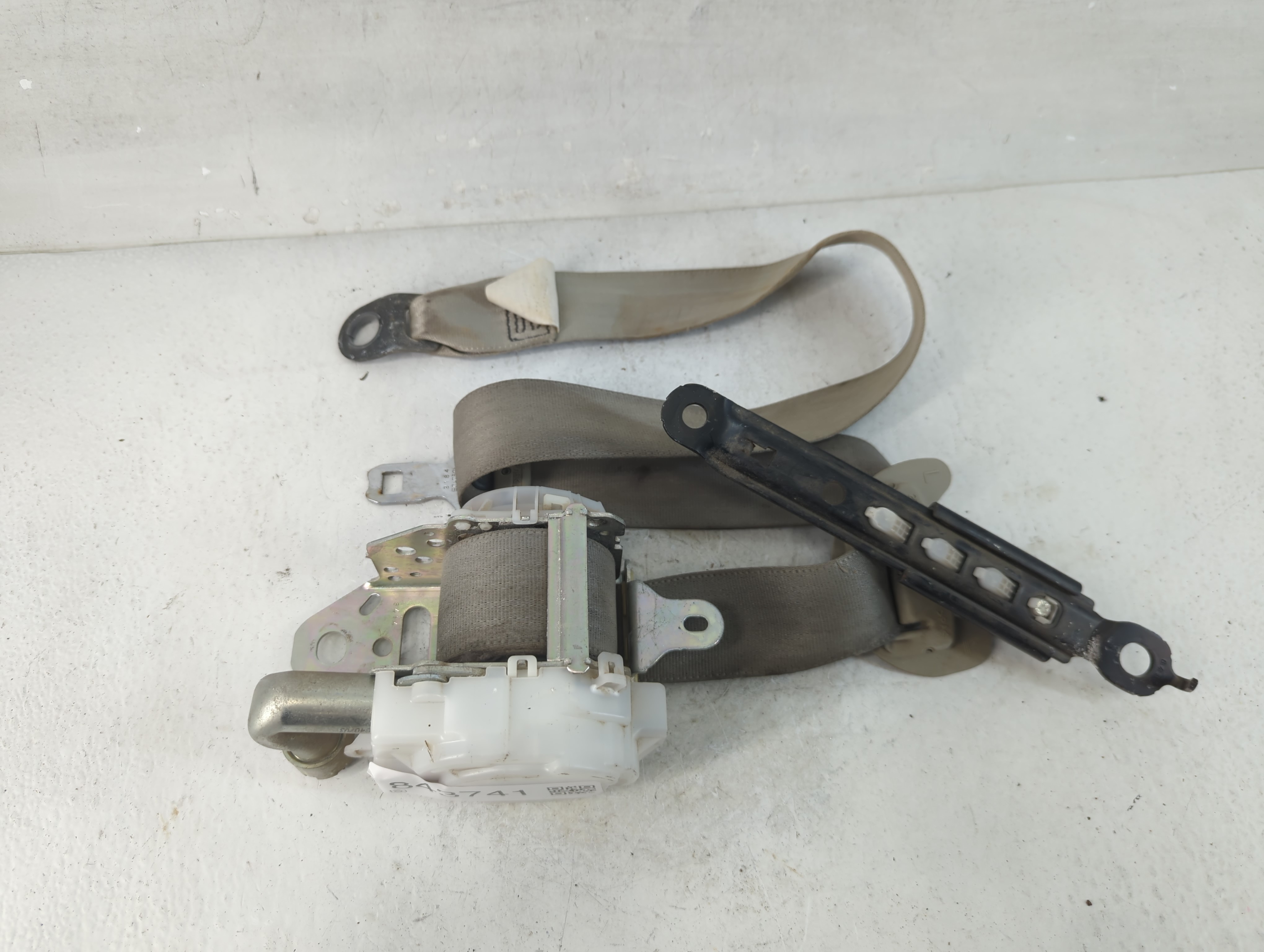 2009-2013 Toyota Corolla Driver Seatbelt Buckle 843741 - Oemusedautoparts1.com