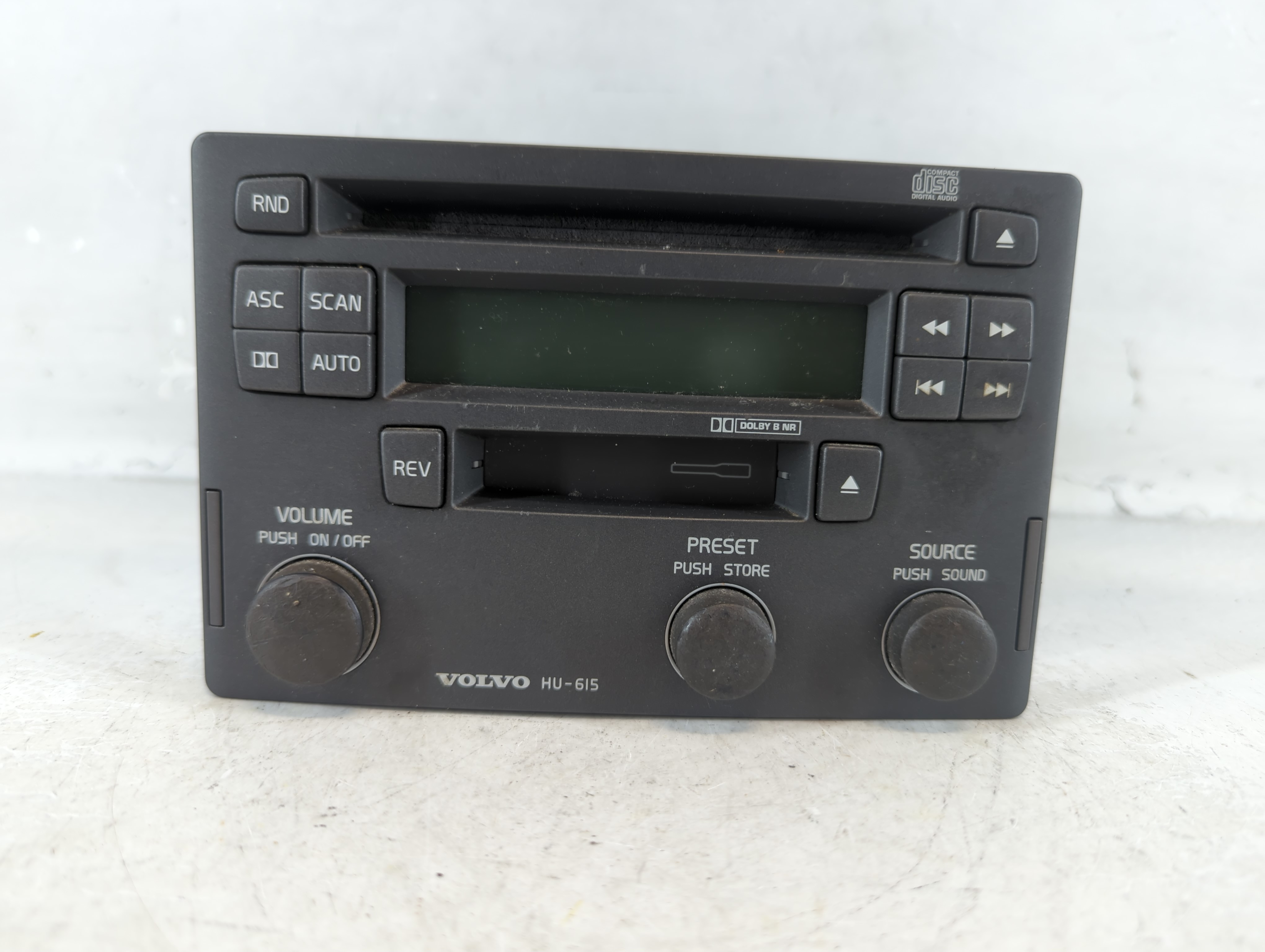 2001-2003 Volvo V40 Am Fm Cd Player Radio Receiver 843792 - Oemusedautoparts1.com