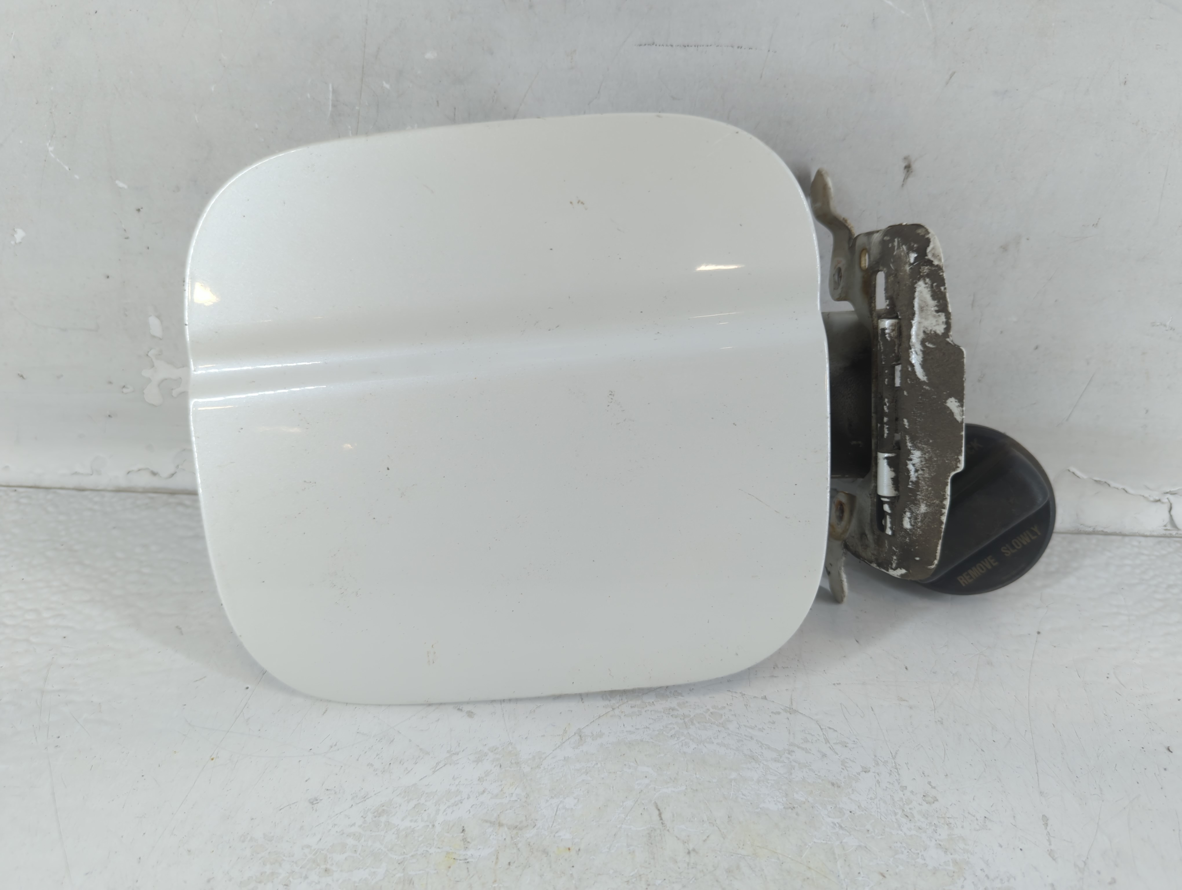 Picture of 2008 Honda Accord Fuel Tank Door Lid Gas Tank 843891