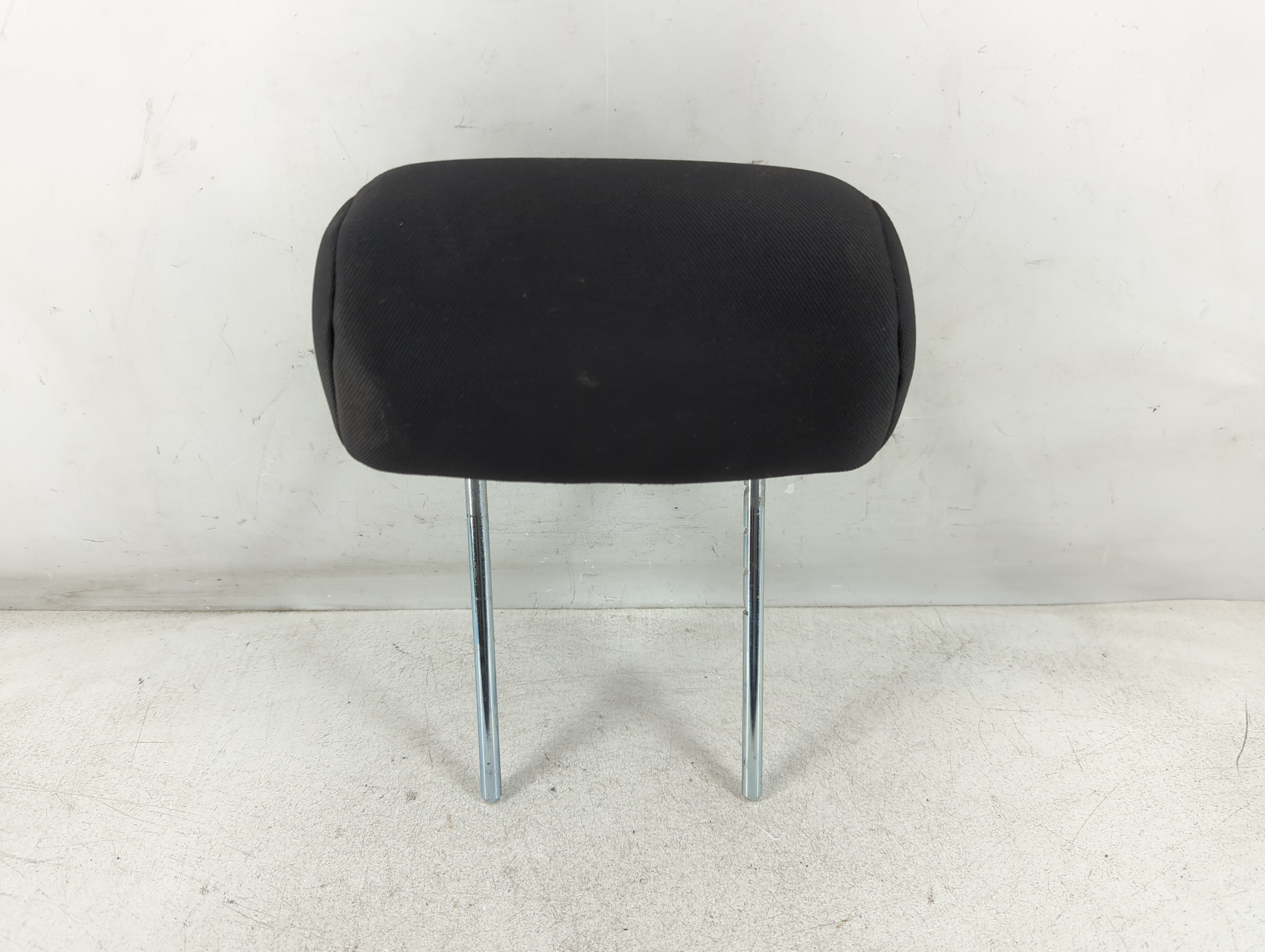 Picture of 2011 Mitsubishi Endeavor Headrest Head Rest Rear Center Seat Black 843939
