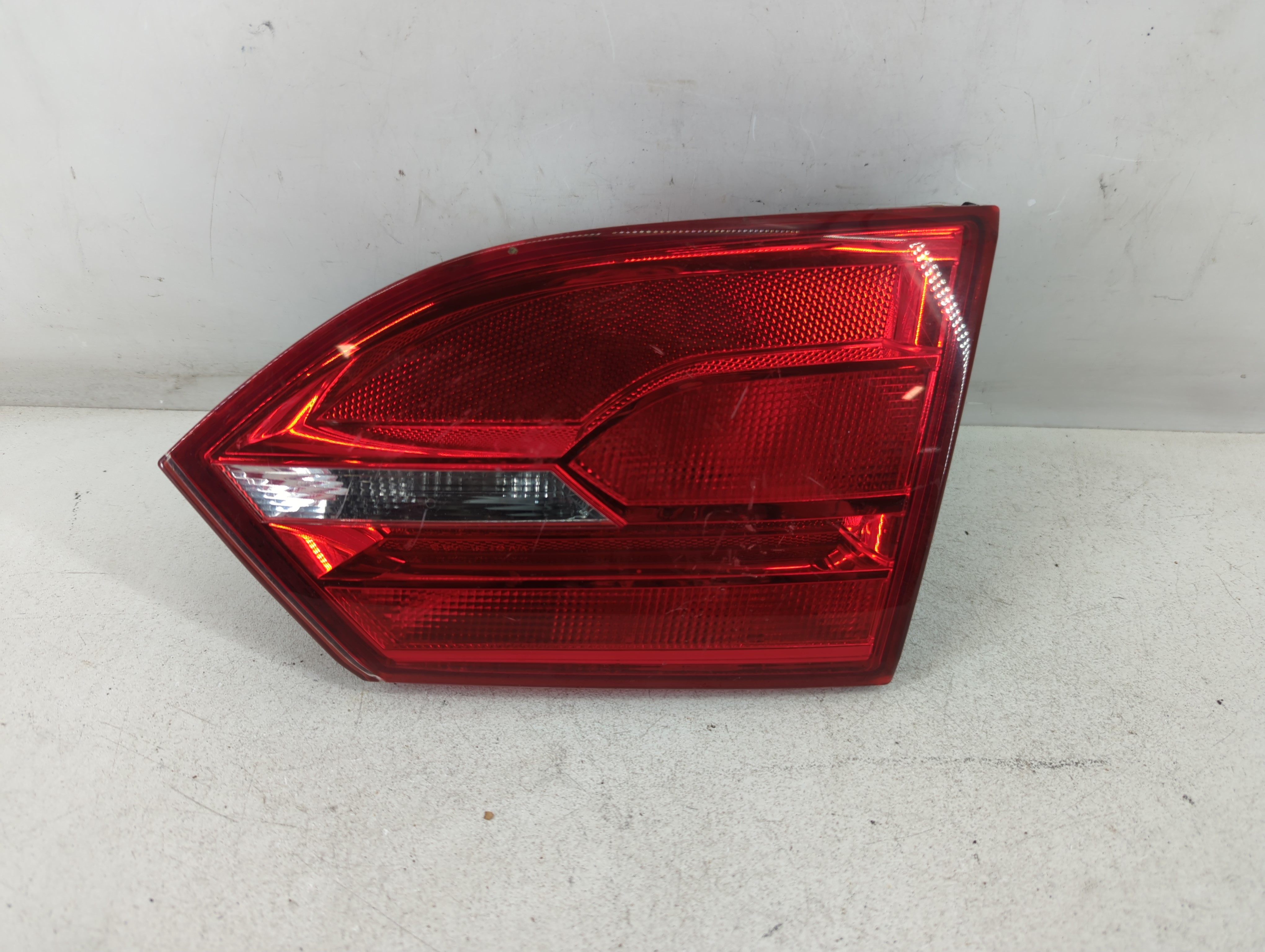 2011-2014 Volkswagen Jetta Passenger Right Side Tail Light Taillight Oem 844136 - Oemusedautoparts1.com