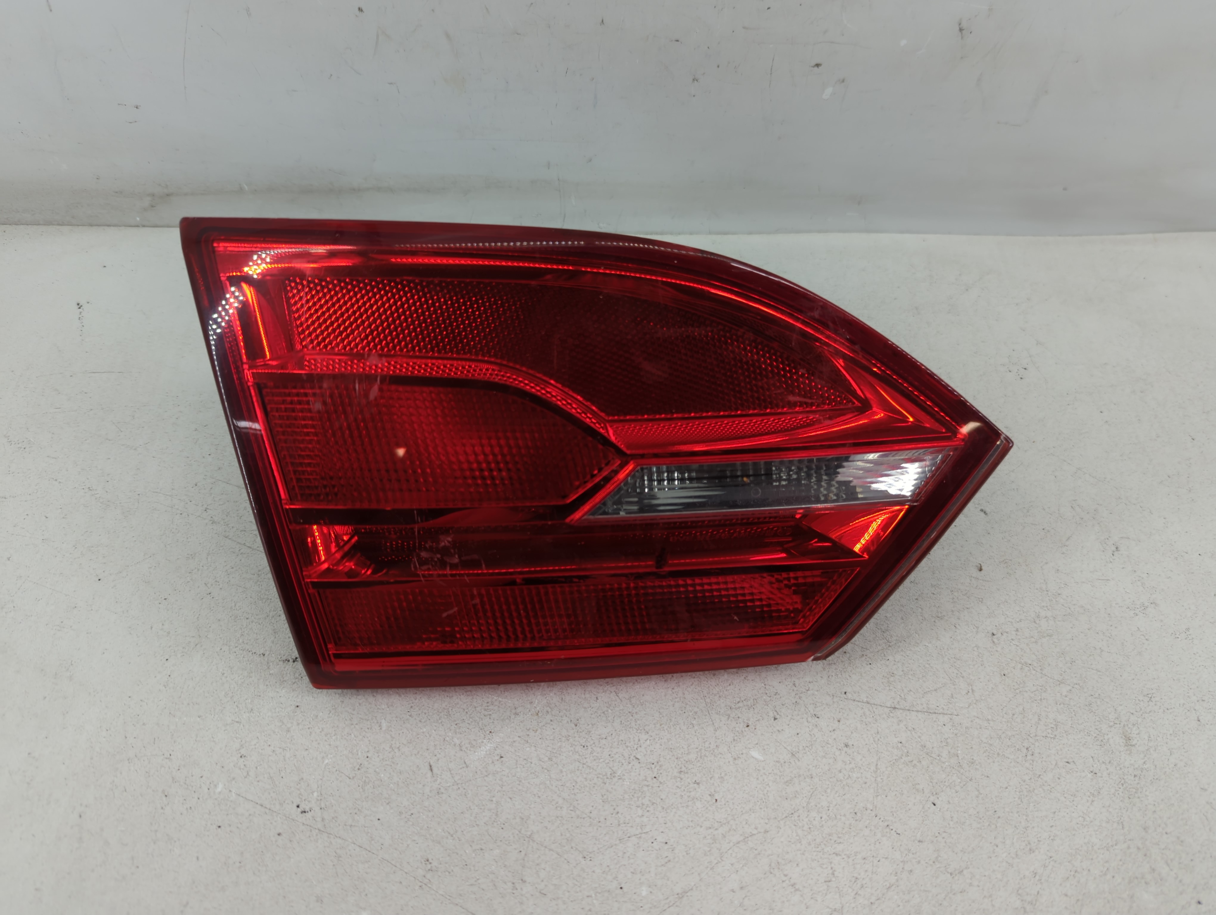 2011-2014 Volkswagen Jetta Driver Left Side Tail Light Taillight Oem 844137 - Oemusedautoparts1.com