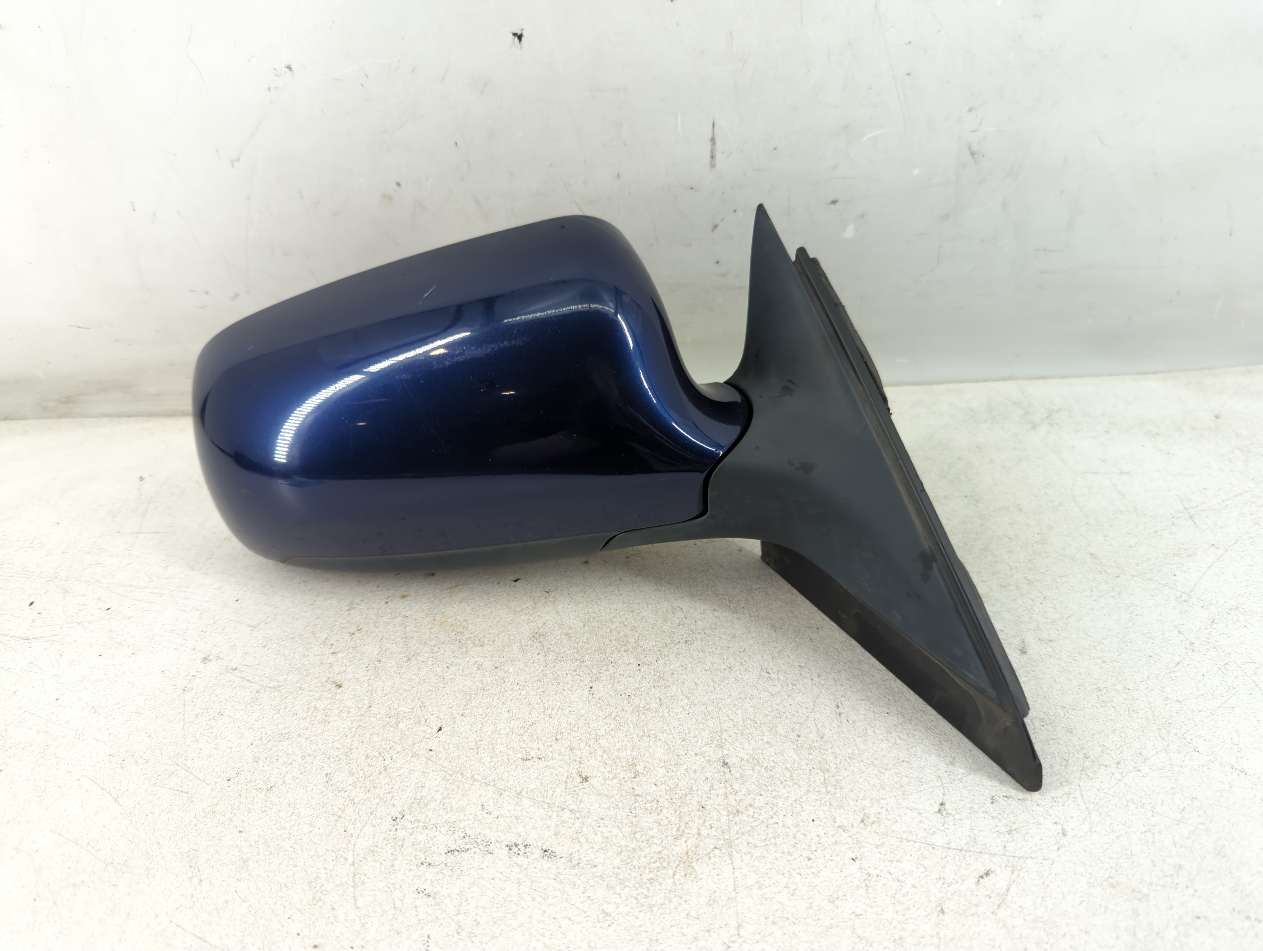Picture of 2000 Audi A4 Passenger Right Side View Manual Door Mirror Blue 844198