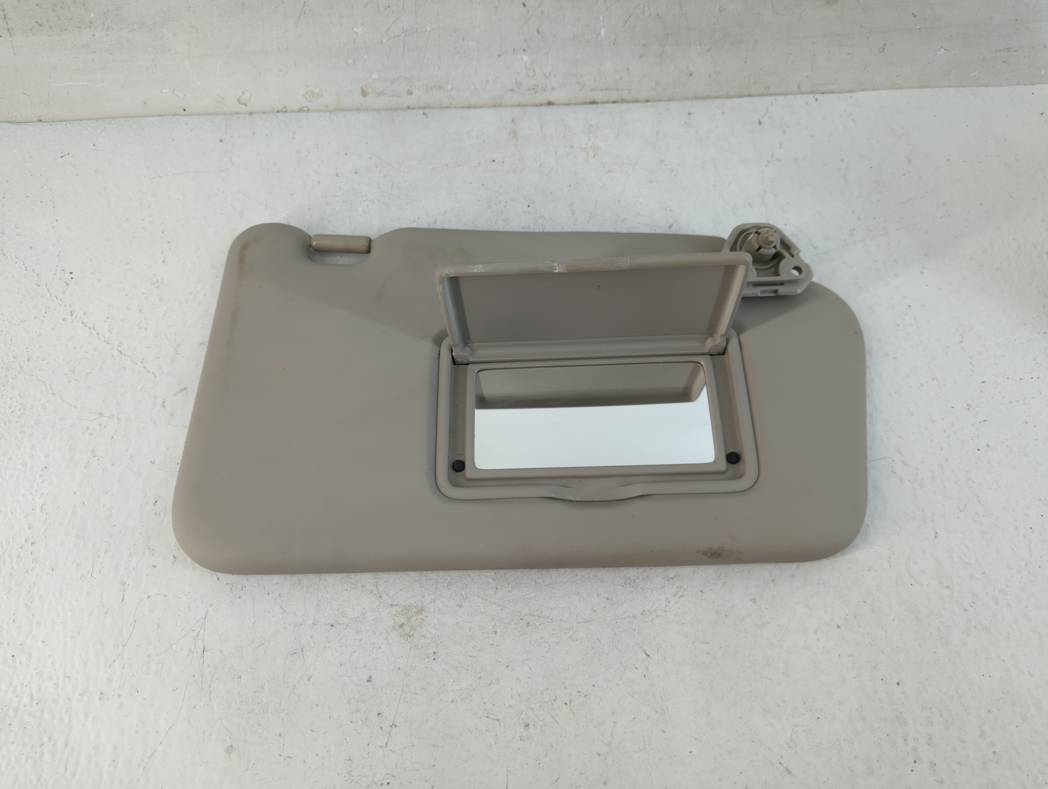 2011-2013 Nissan Juke Passenger Sun Visor Mirror Right Sunvisor 844568 - Oemusedautoparts1.com